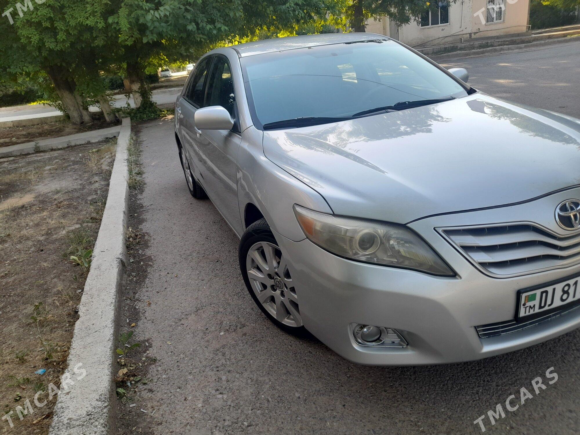 Toyota Camry 2009 - 170 000 TMT - 6 мкр - img 1