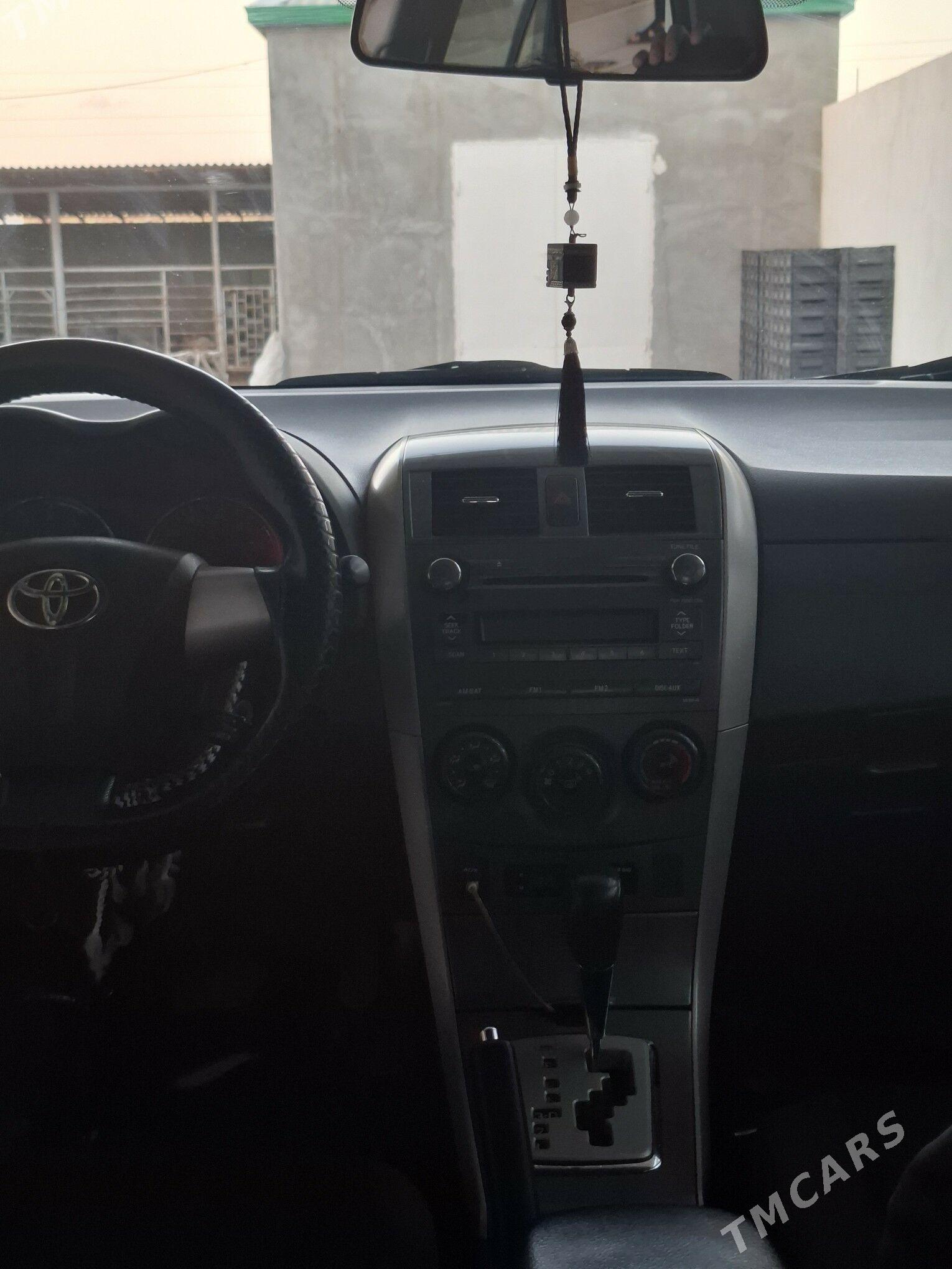 Toyota Corolla 2011 - 190 000 TMT - Бузмеин - img 1