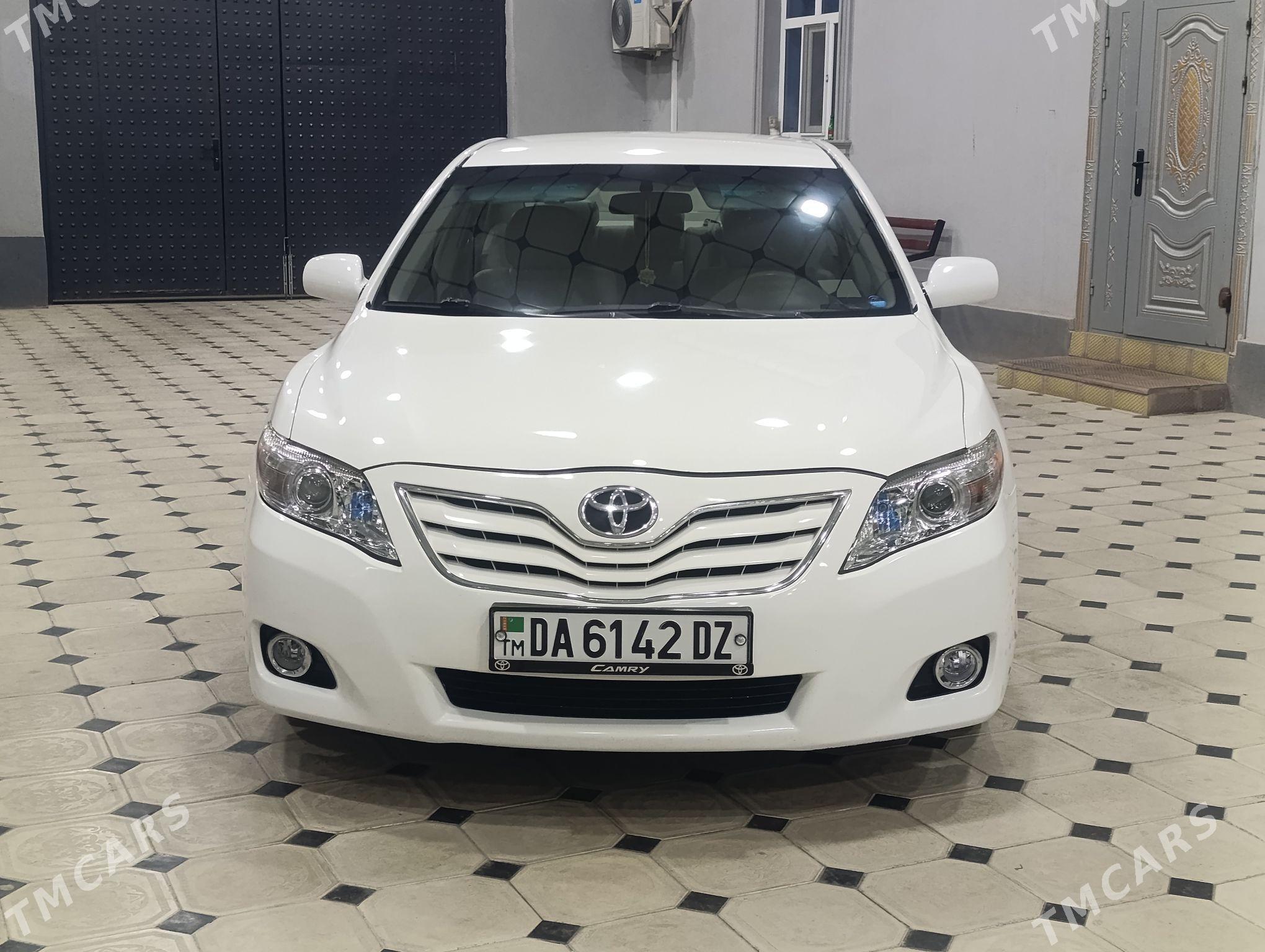 Toyota Camry 2011 - 230 000 TMT - Губадаг - img 1