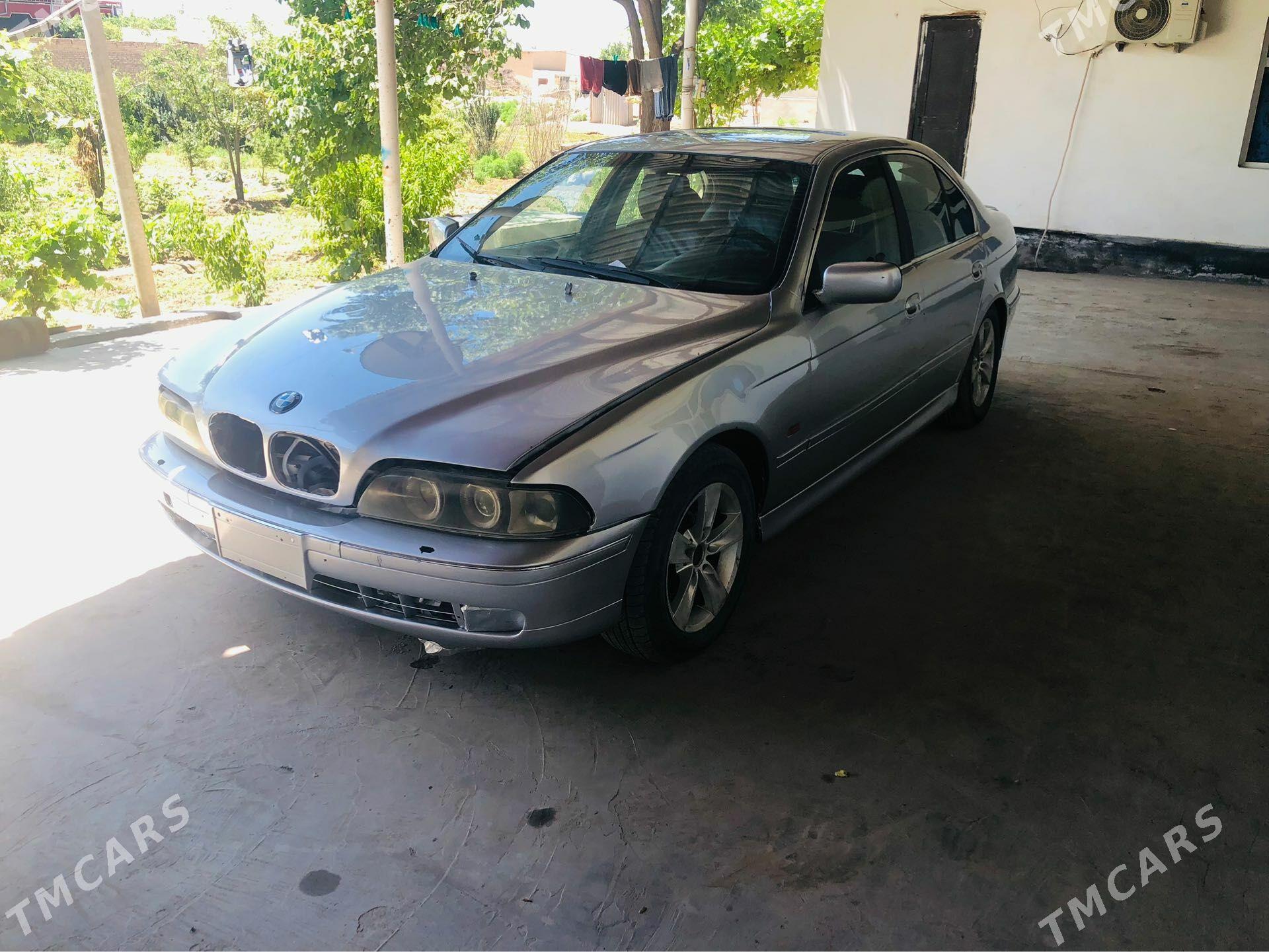 BMW E39 2000 - 62 000 TMT - Kerki - img 1