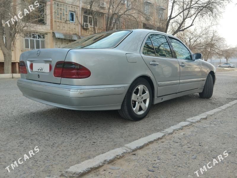 Mercedes-Benz CLK-Class 2001 - 110 000 TMT - Берекет - img 1