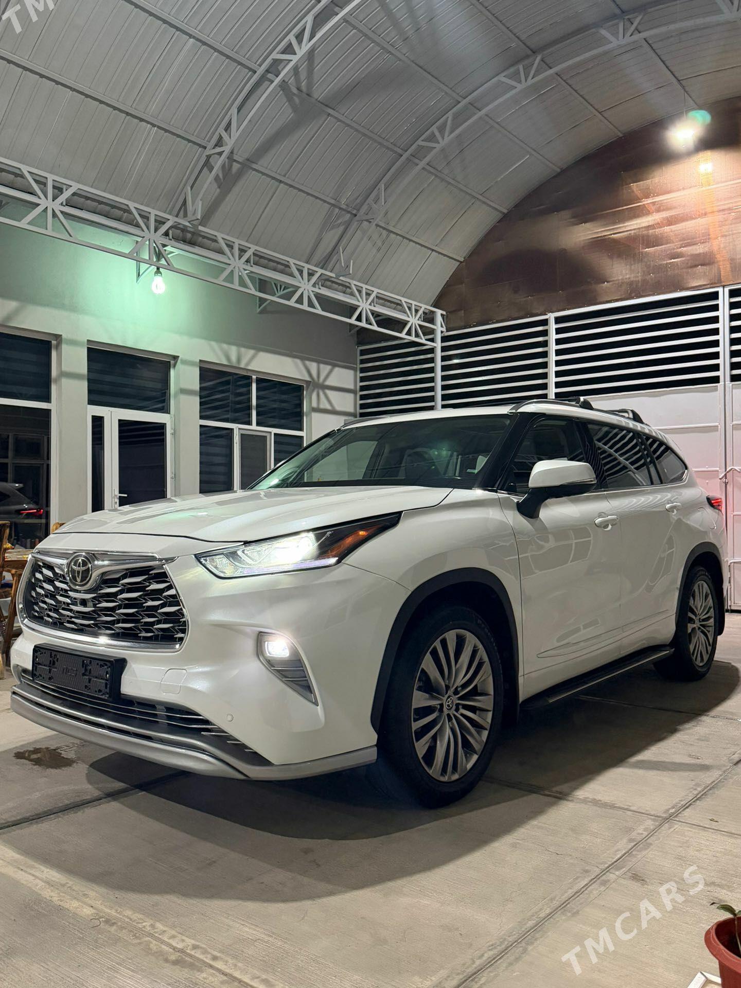 Toyota Highlander 2022 - 620 000 TMT - Aşgabat - img 1