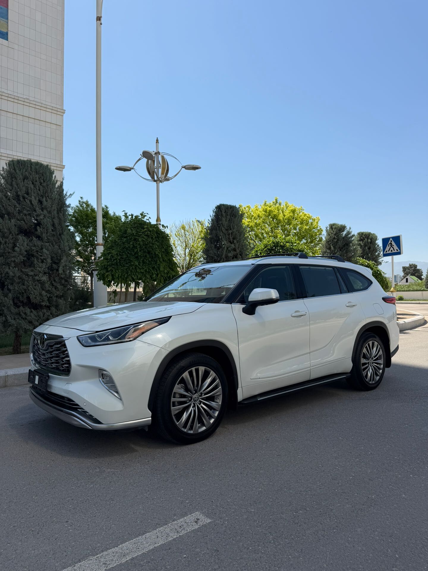 Toyota Highlander 2022 - 620 000 TMT - Aşgabat - img 1