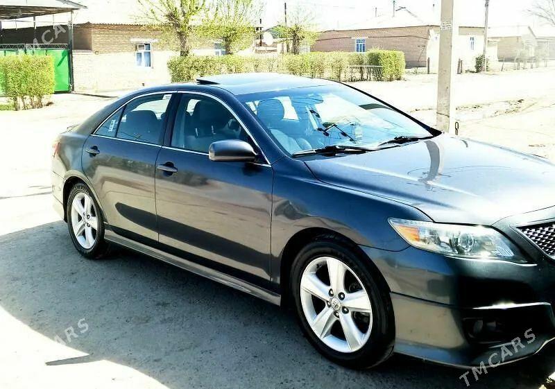Toyota Camry 2010 - 265 000 TMT - Теджен - img 1