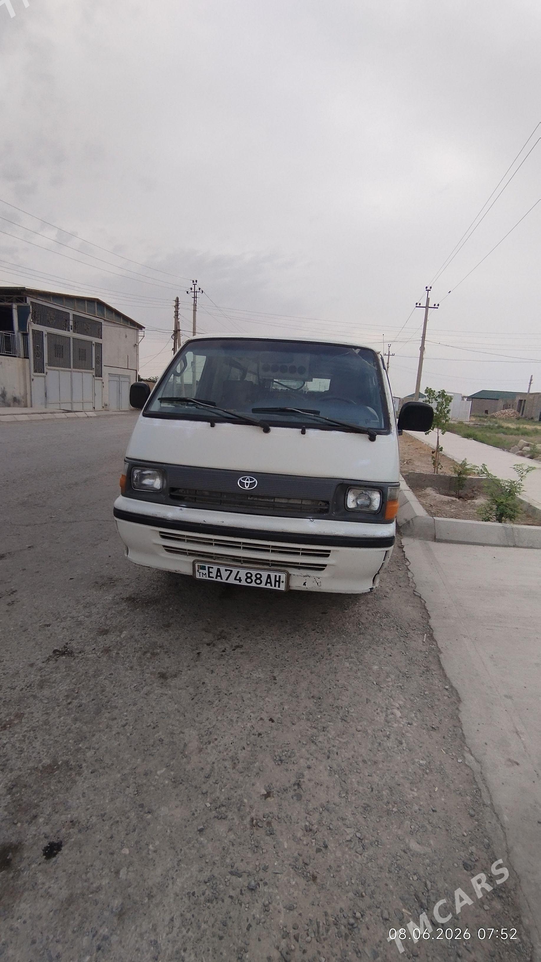 Toyota Hiace 1997 - 90 000 TMT - Bäherden - img 1