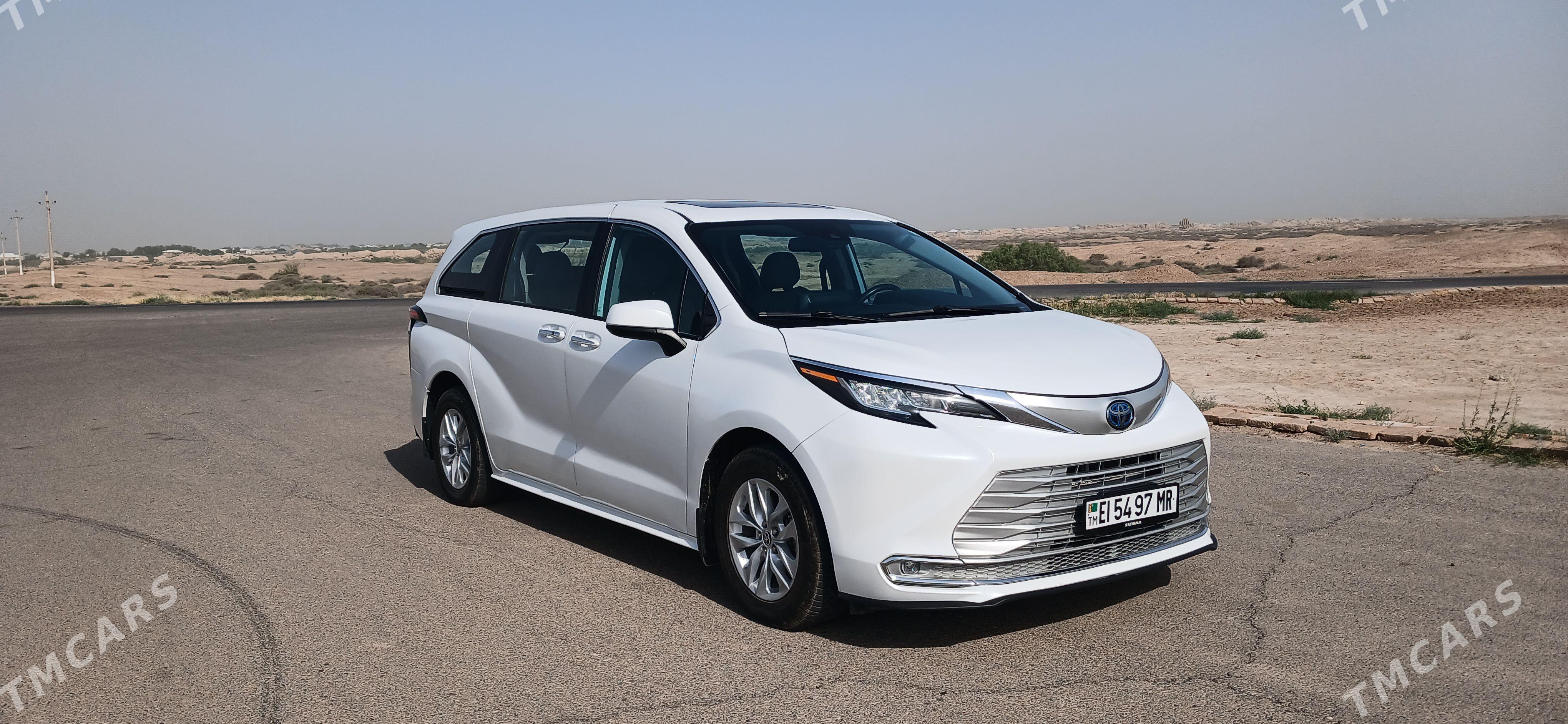Toyota Sienna 2021 - 500 000 TMT - Байрамали - img 1