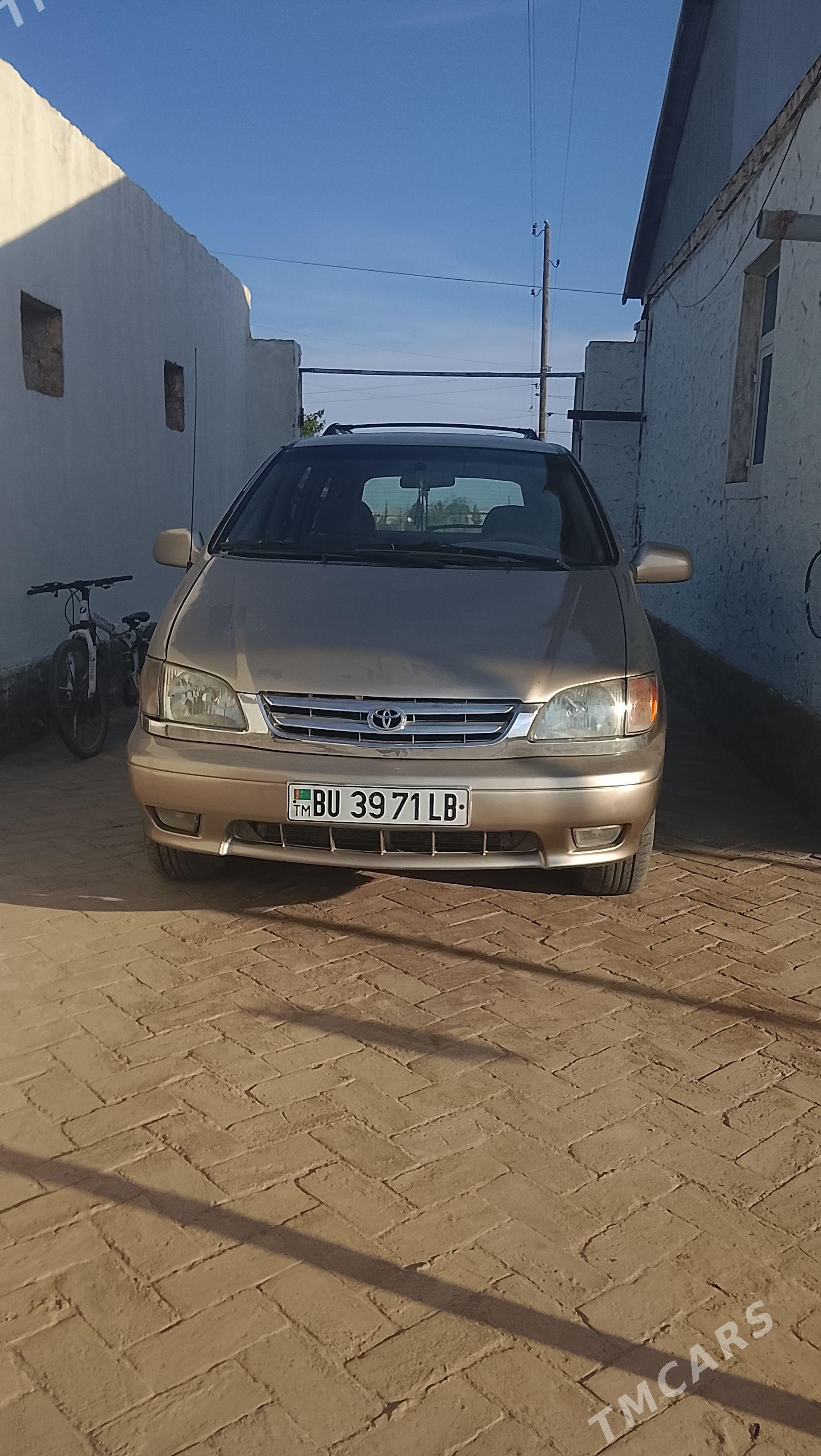 Toyota Sienna 2002 - 170 000 TMT - Достлук - img 1