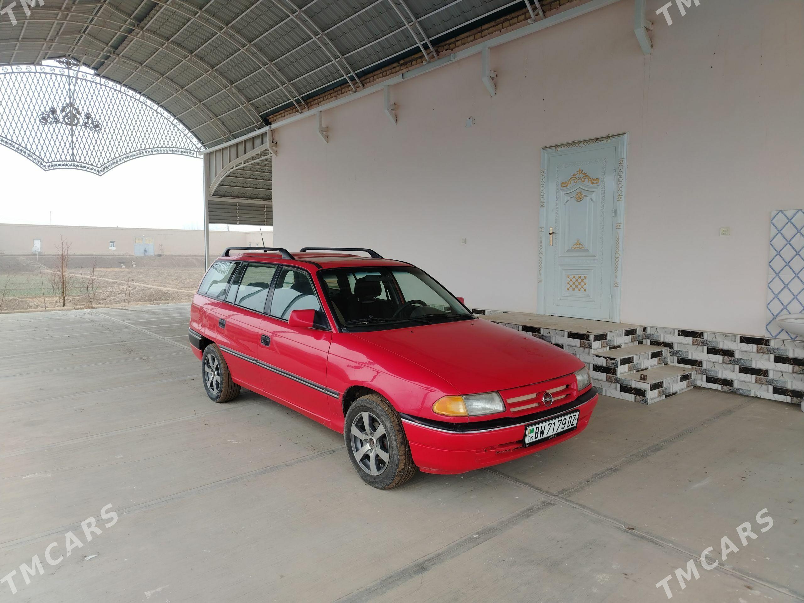 Opel Astra 1993 - 39 000 TMT - Гурбансолтан Едже - img 1