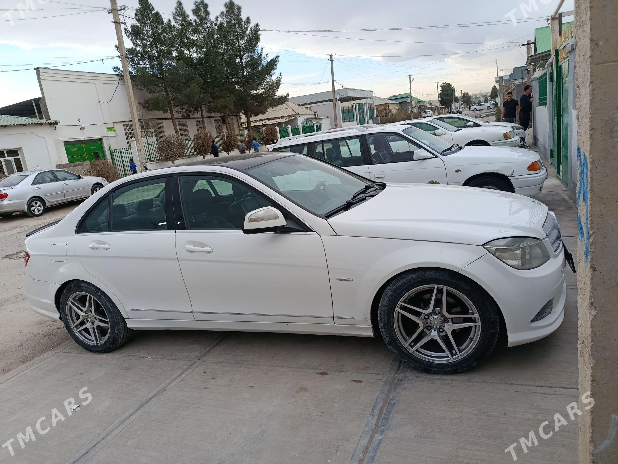 Mercedes-Benz C350 2010 - 190 000 TMT - Кака - img 1