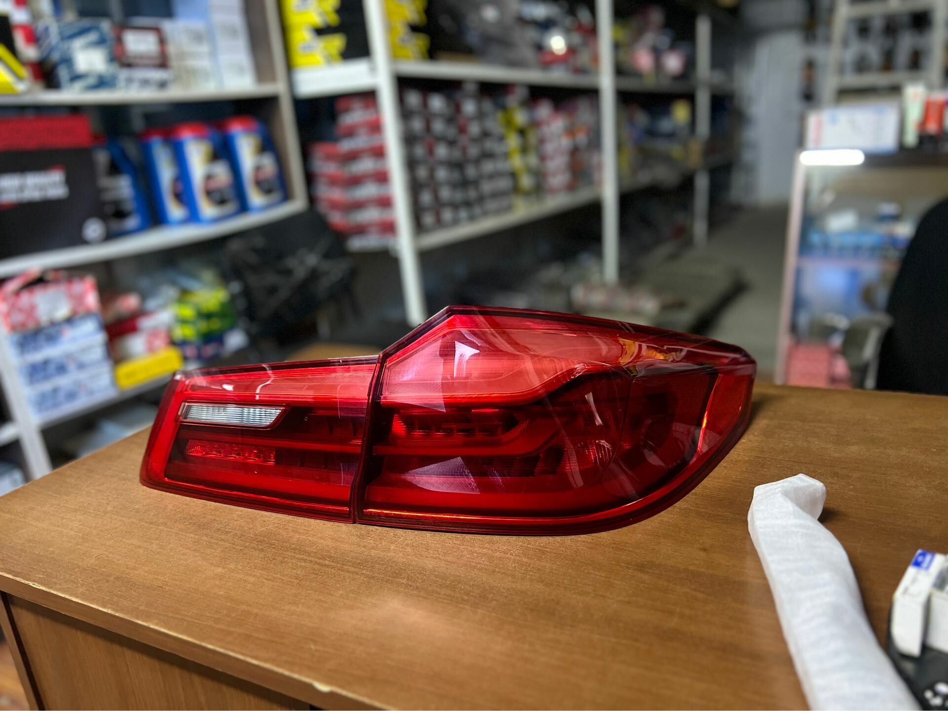 BMW G30 Stopnik yzky fara 3 500 TMT - Арзув - img 1