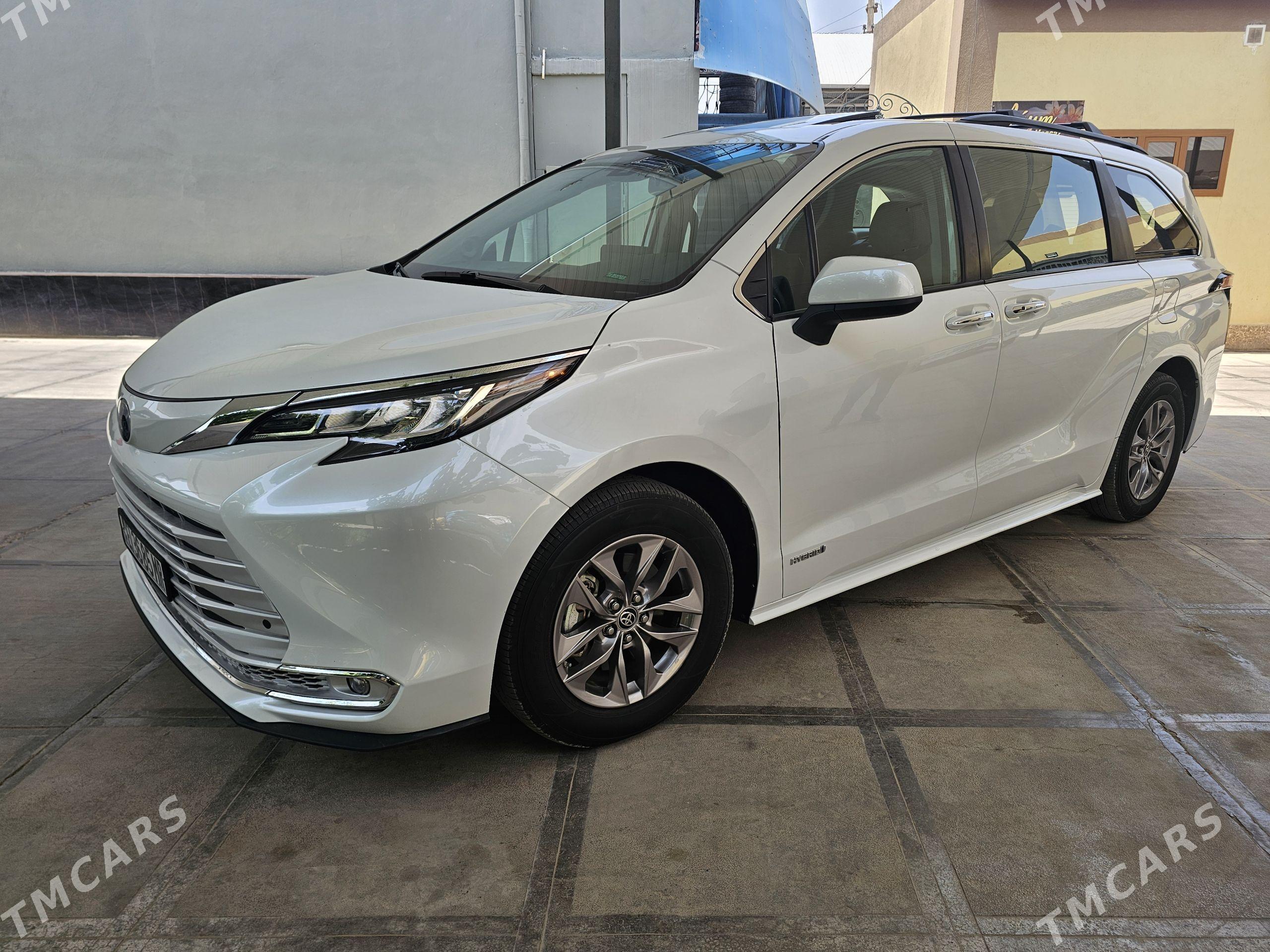 Toyota Sienna 2021 - 480 000 TMT - Мары - img 1