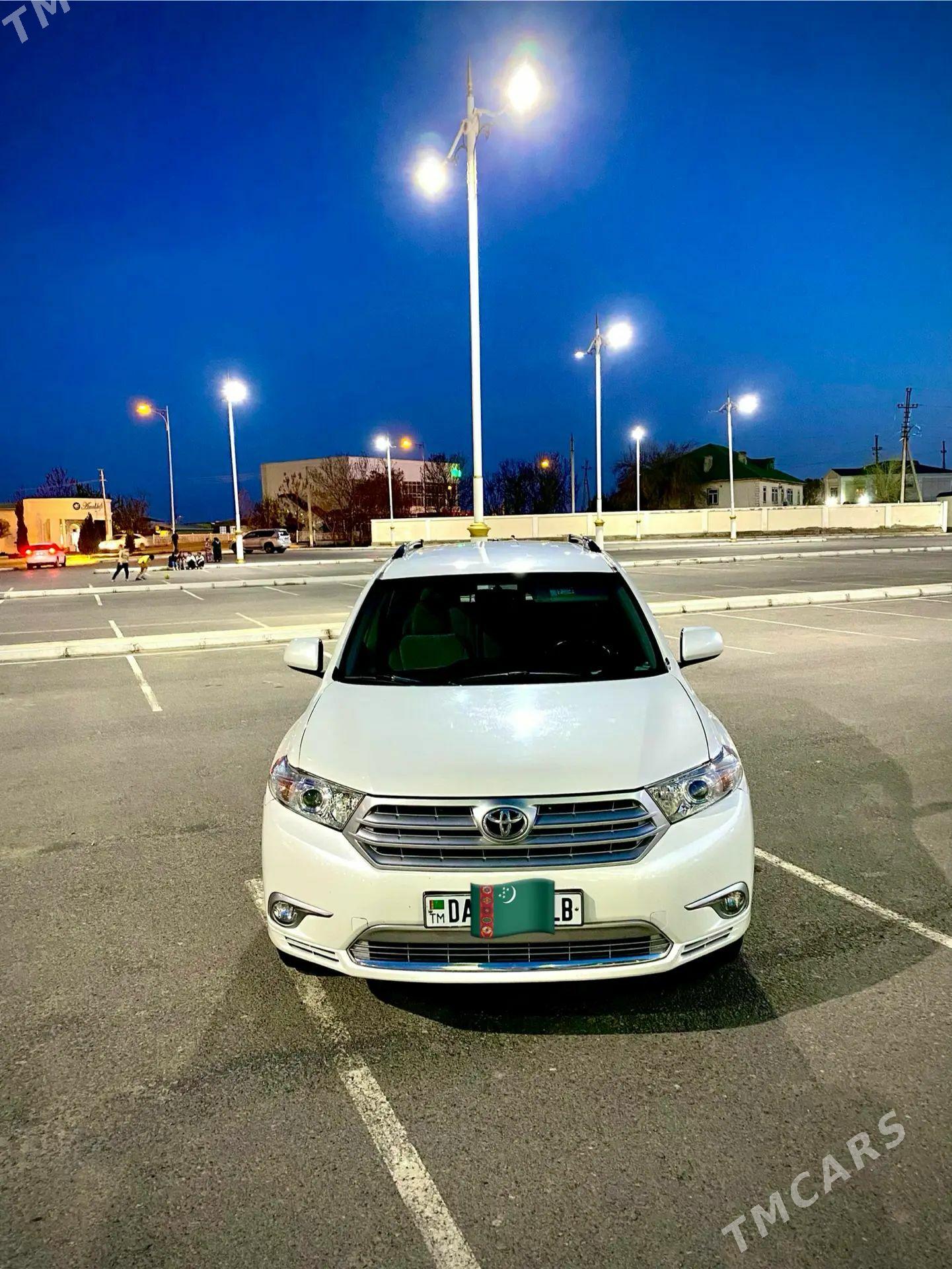 Toyota Highlander 2012 - 342 000 TMT - Чарджоу - img 1