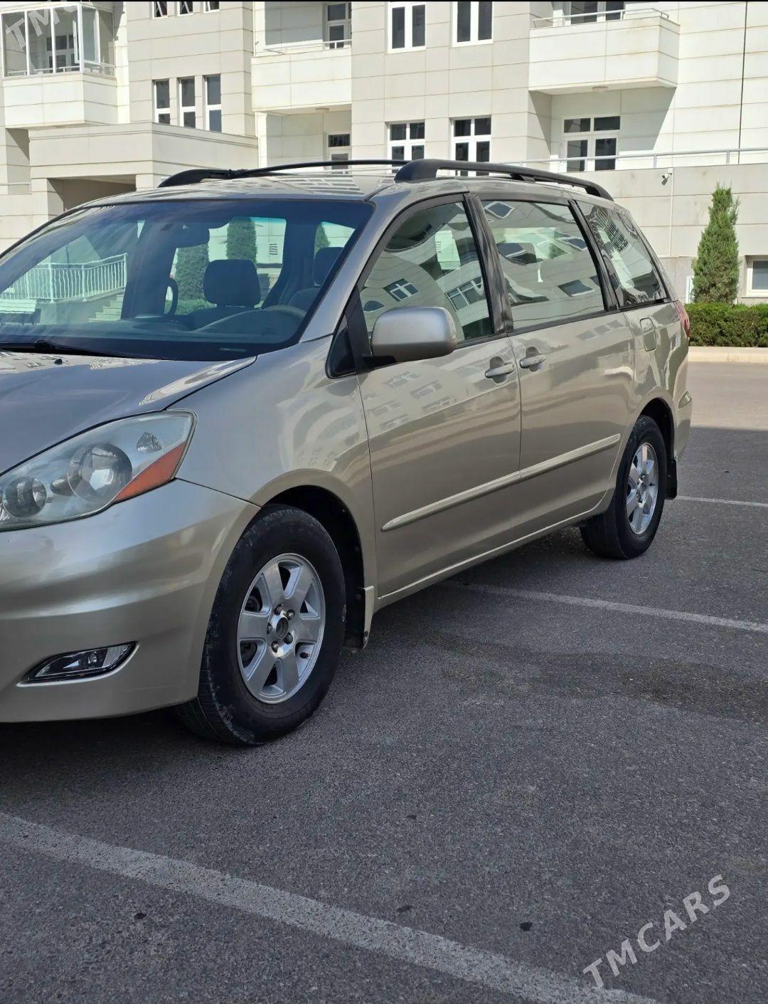 Toyota Sienna 2006 - 270 000 TMT - Köneürgenç - img 1