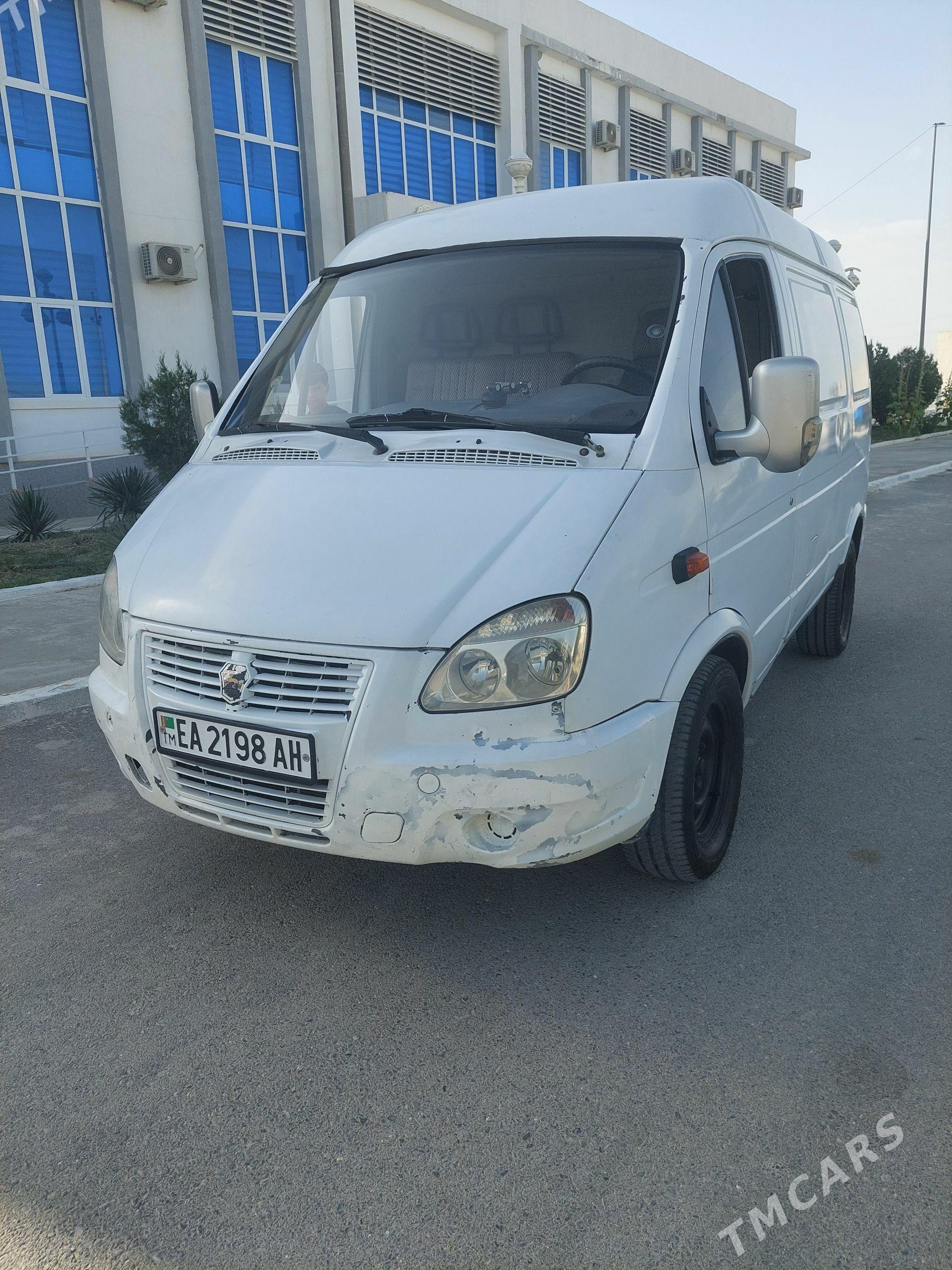 Toyota Hiace 2004 - 90 000 TMT - Бахарден - img 1