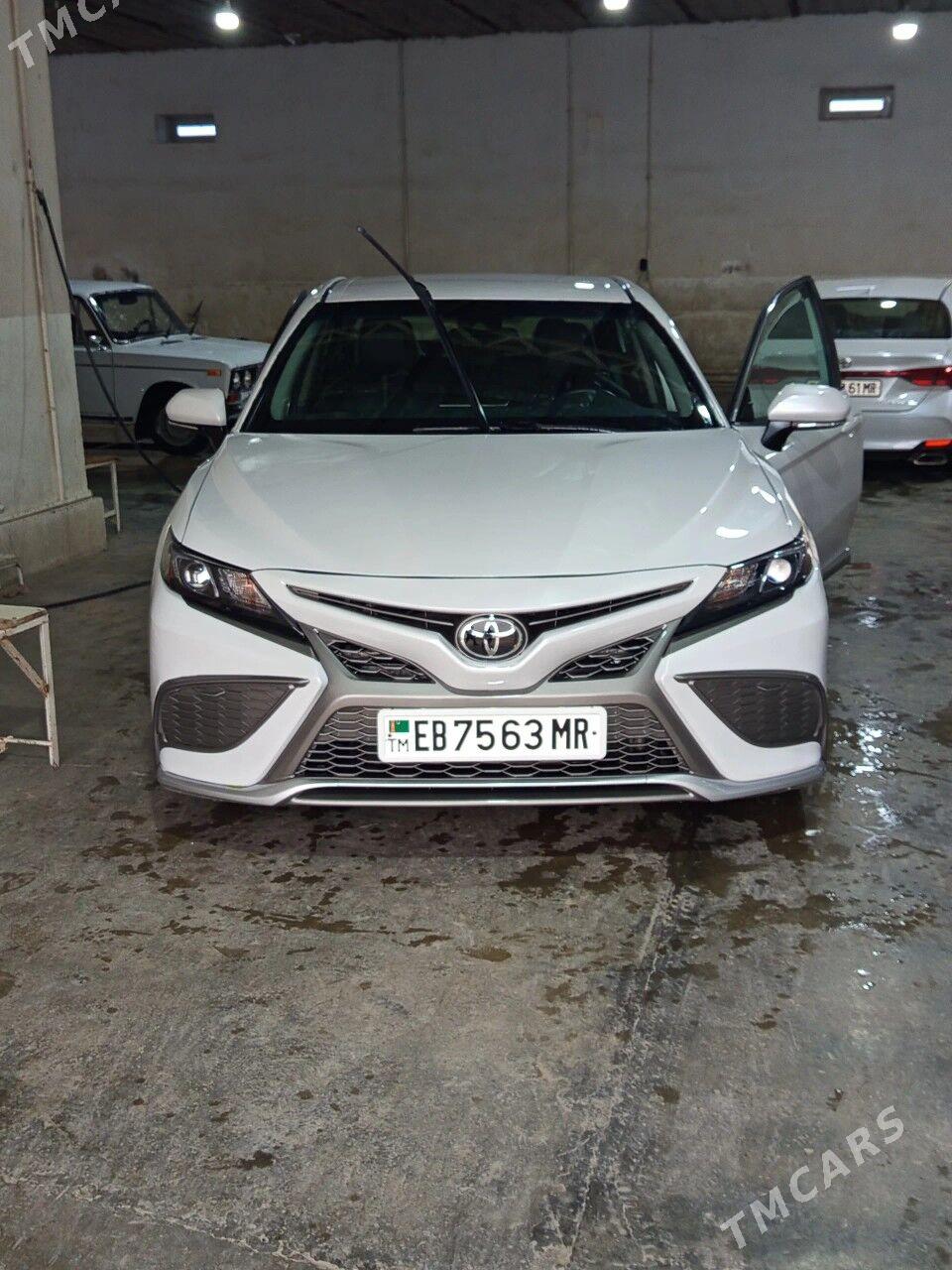 Toyota Camry 2022 - 330 000 TMT - Байрамали - img 1
