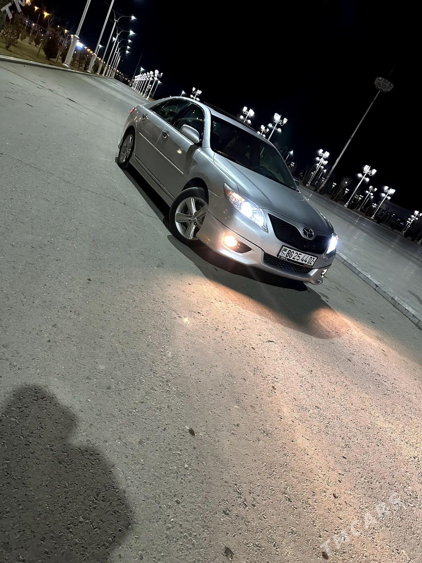 Toyota Camry 2010 - 255 000 TMT - Гурбансолтан Едже - img 1