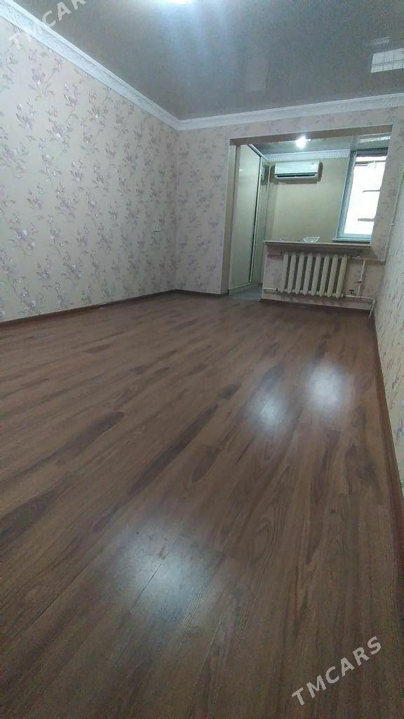 11mkr 1etaž 1komnat 2edilen - 11 мкр - img 1