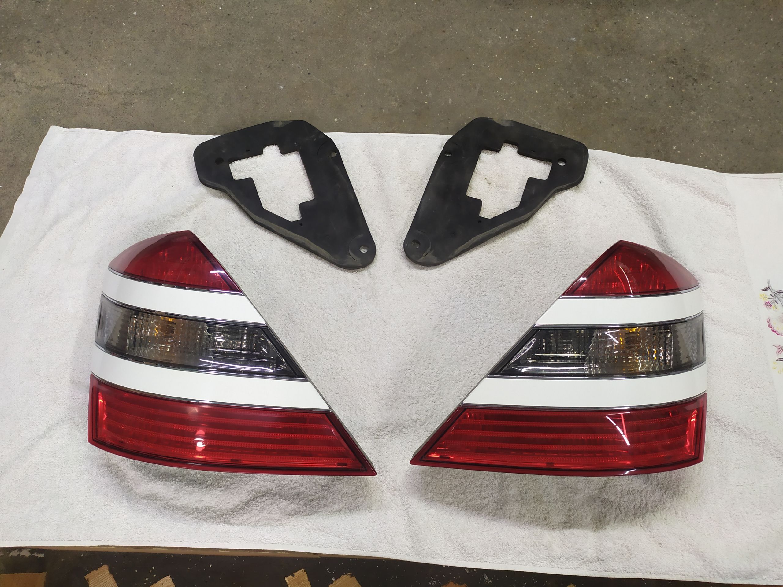 fara Mercedes C klas 2007-2009 1 000 TMT - 9 мкр - img 1