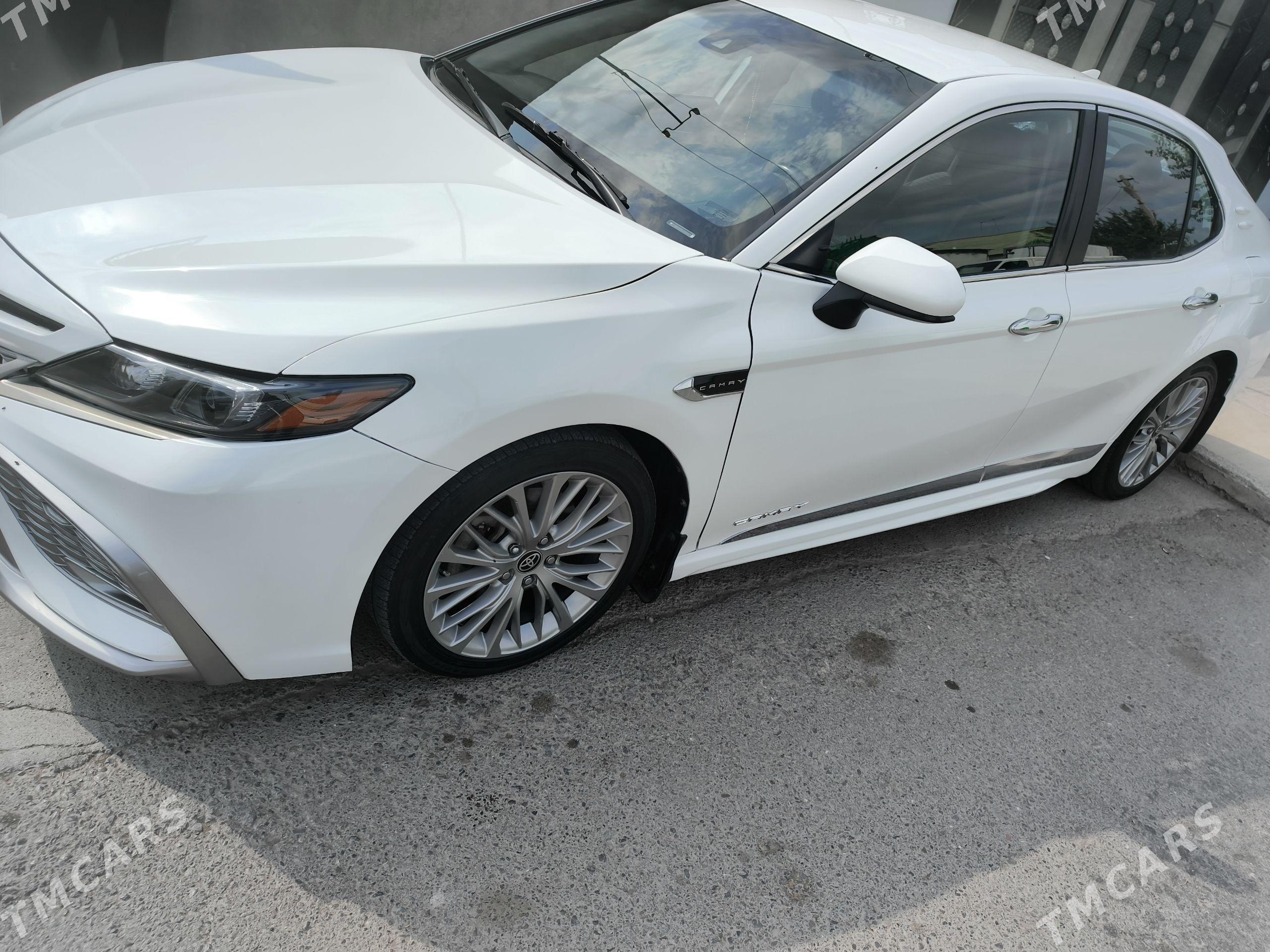 Toyota Camry 2020 - 300 000 TMT - Бузмеин - img 1