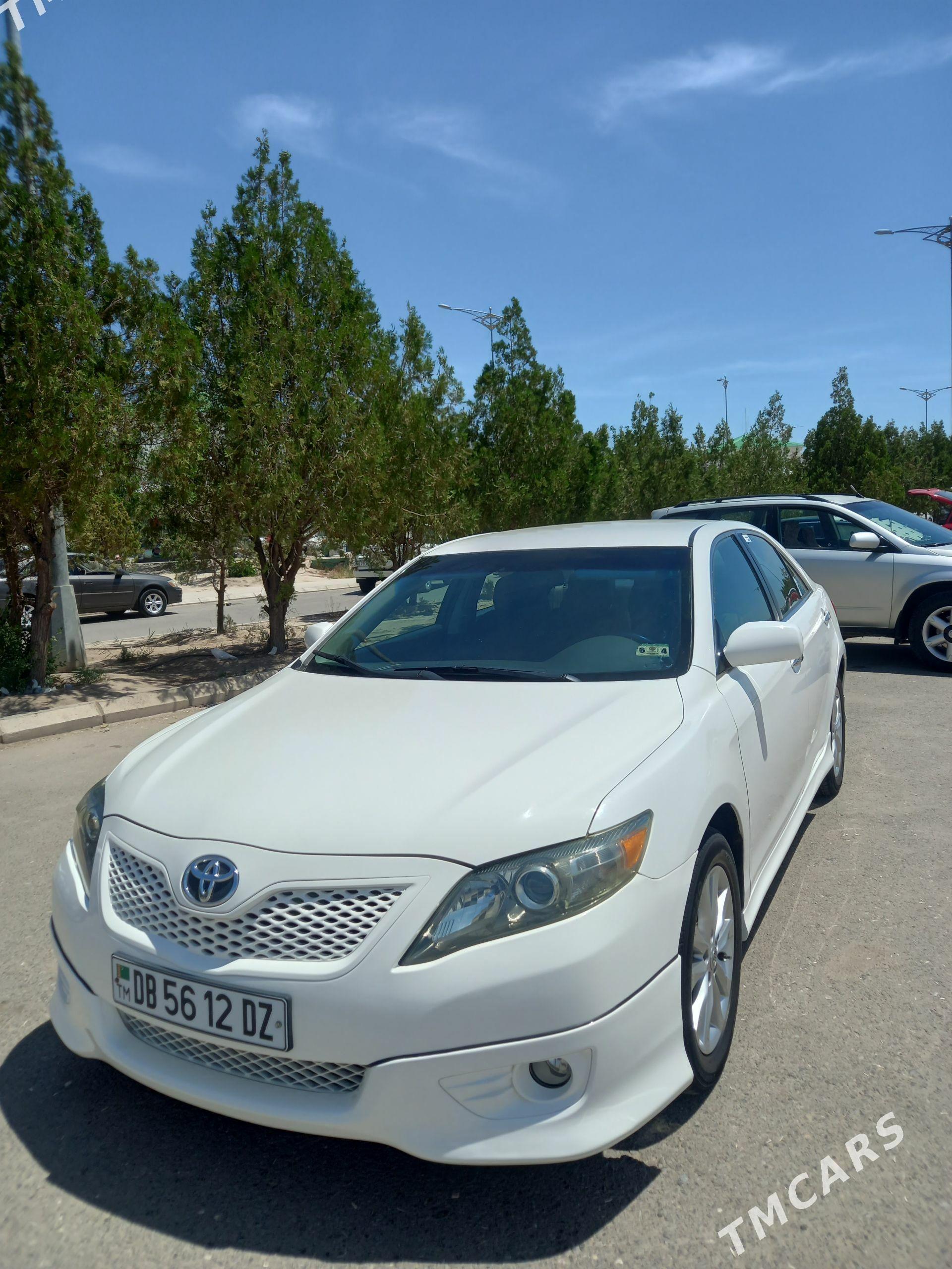 Toyota Camry 2010 - 230 000 TMT - Кёнеургенч - img 1