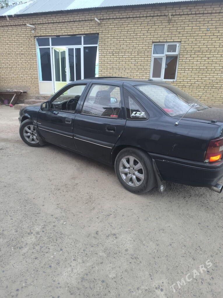 Opel Vectra 1990 - 26 000 TMT - Мары - img 1