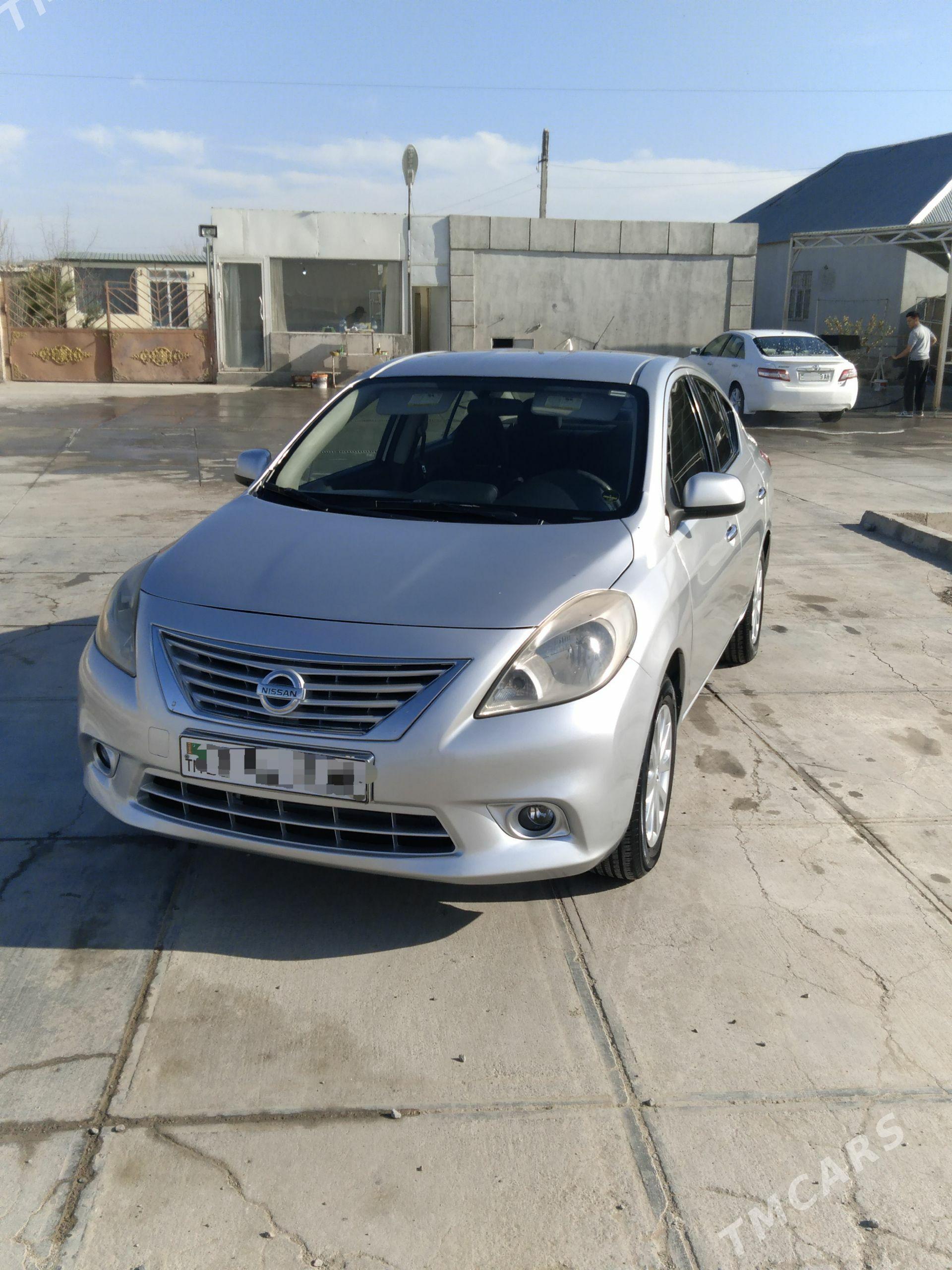Nissan Versa 2012 - 128 000 TMT - Ашхабад - img 1
