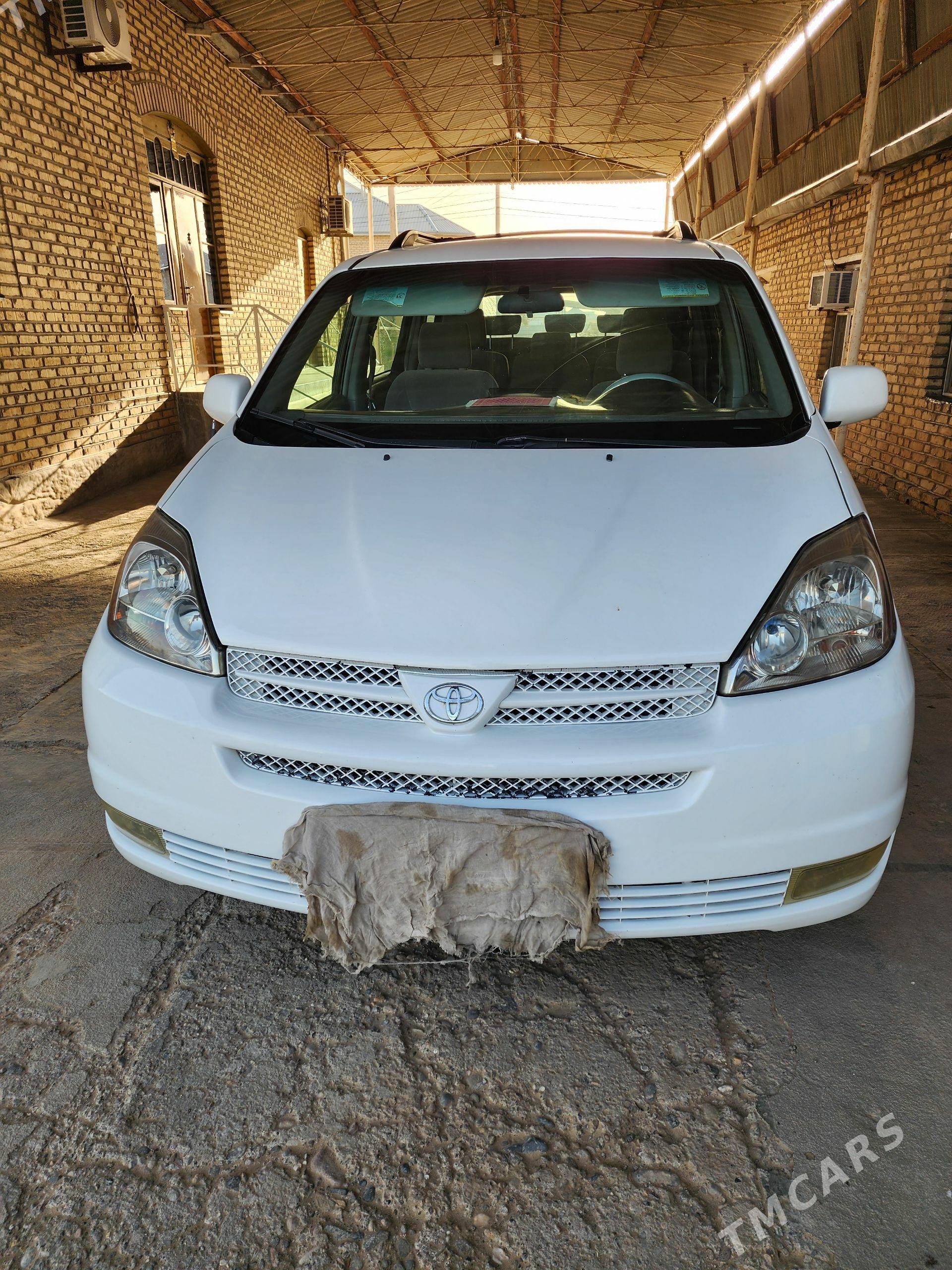 Toyota Sienna 2003 - 240 000 TMT - Мары - img 1