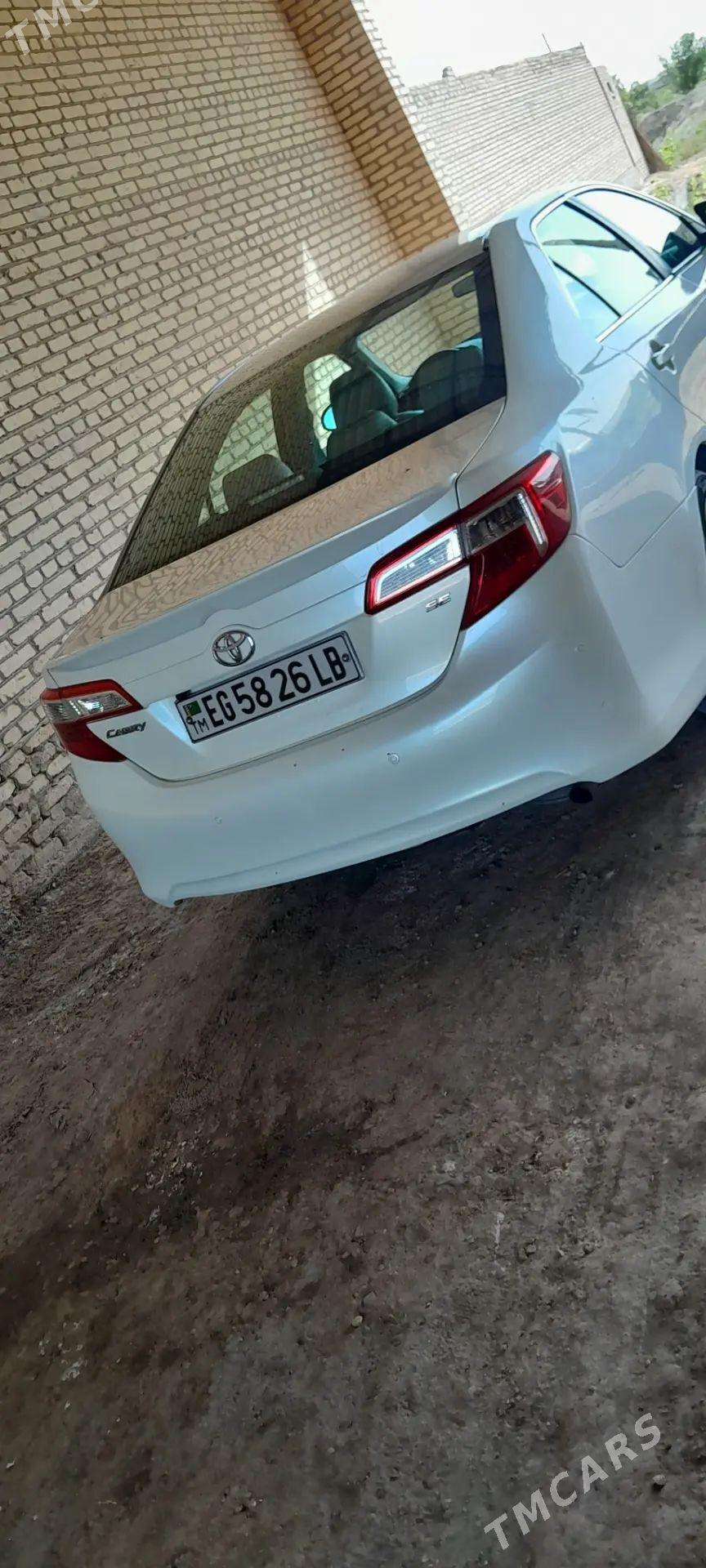 Toyota Camry 2013 - 250 000 TMT - Saýat - img 1