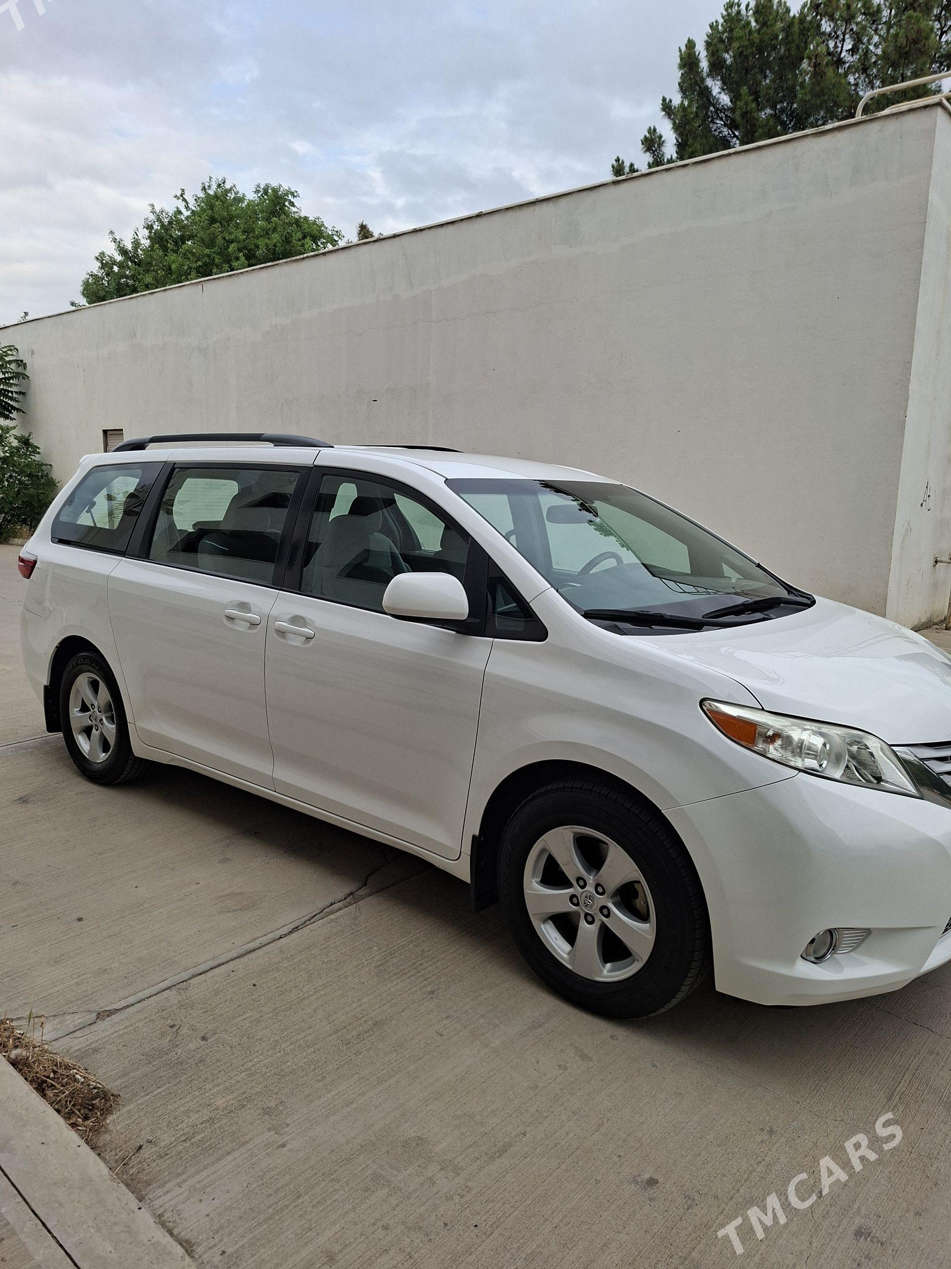 Toyota Sienna 2015 - 400 000 TMT - Hitrowka - img 1