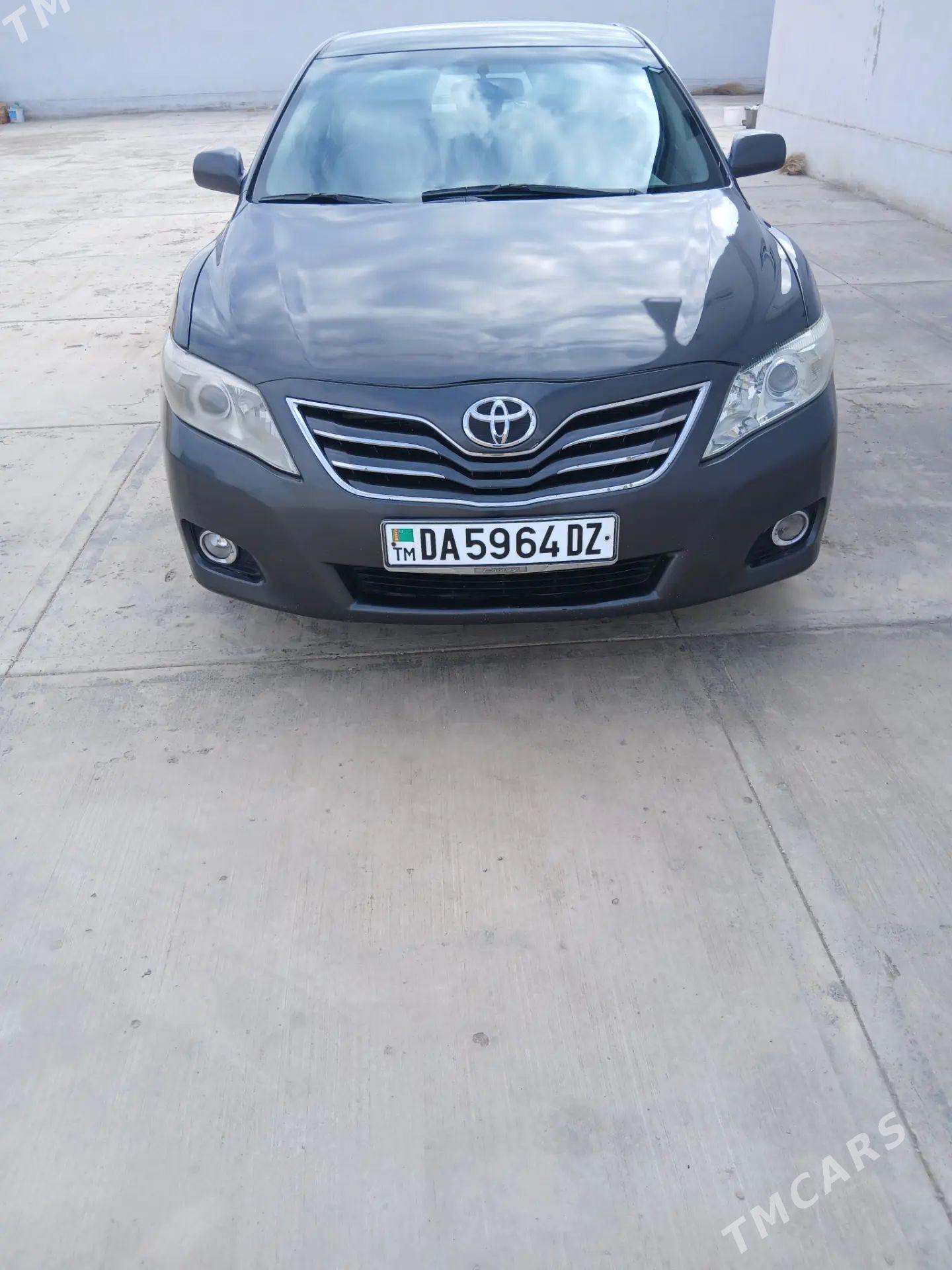 Toyota Camry 2010 - 220 000 TMT - Кёнеургенч - img 1