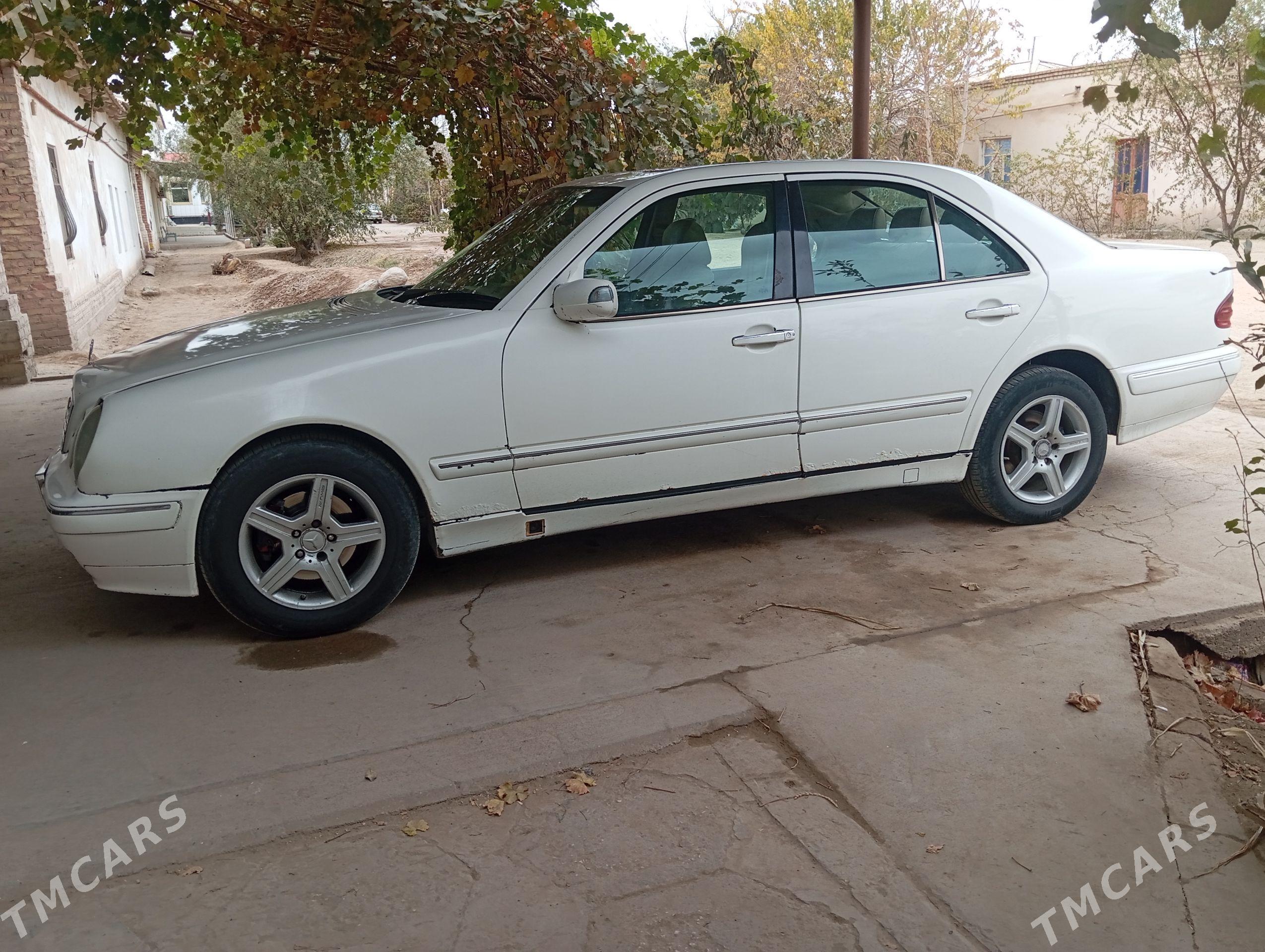 Mercedes-Benz E320 2002 - 75 000 TMT - Köneürgenç - img 1