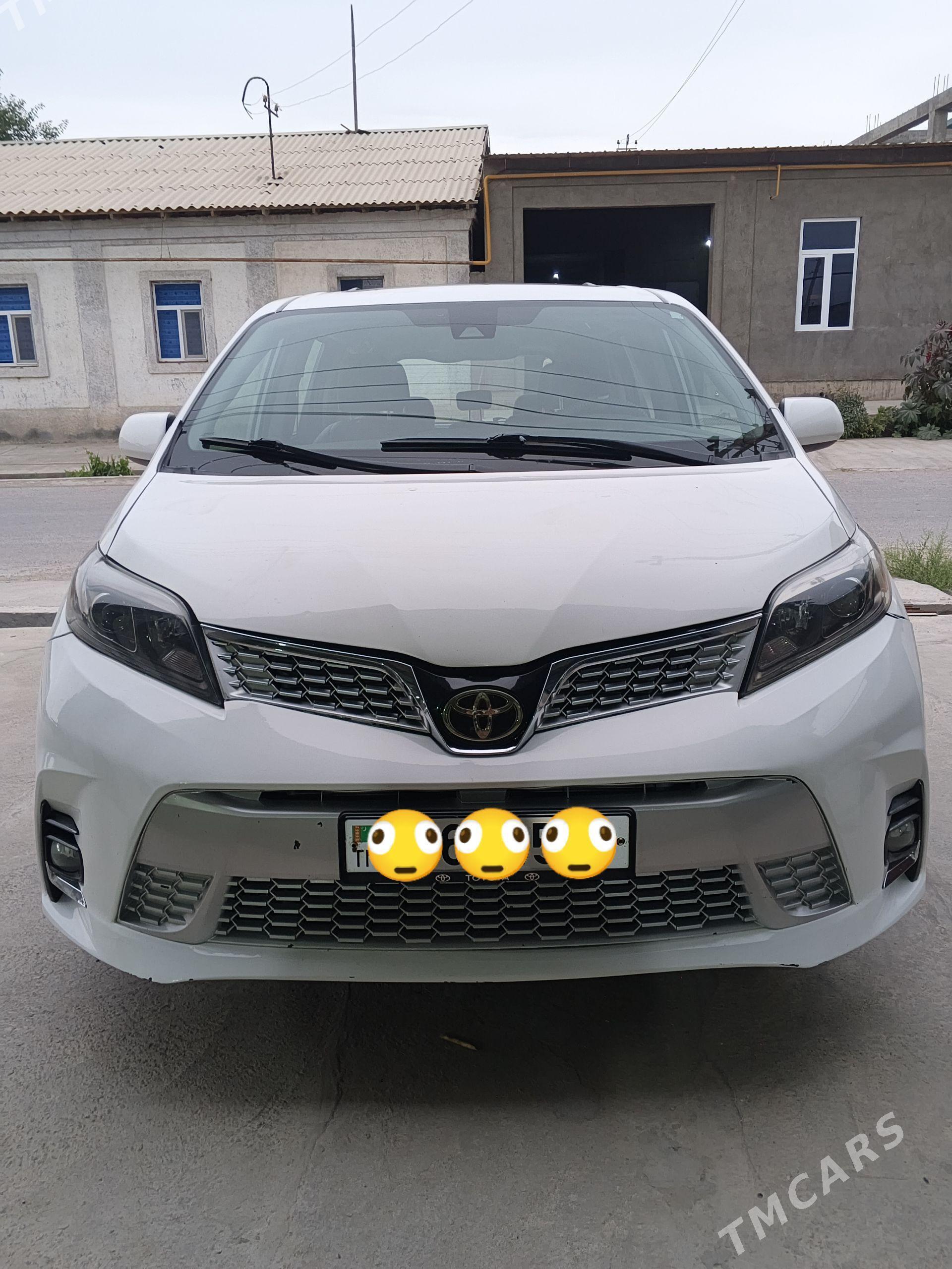 Toyota Sienna 2019 - 470 000 TMT - Туркменабат - img 1