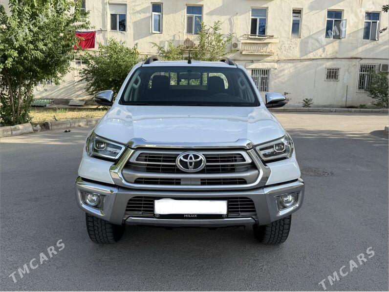 Toyota Hilux 2023 - 653 000 TMT - Ашхабад - img 1