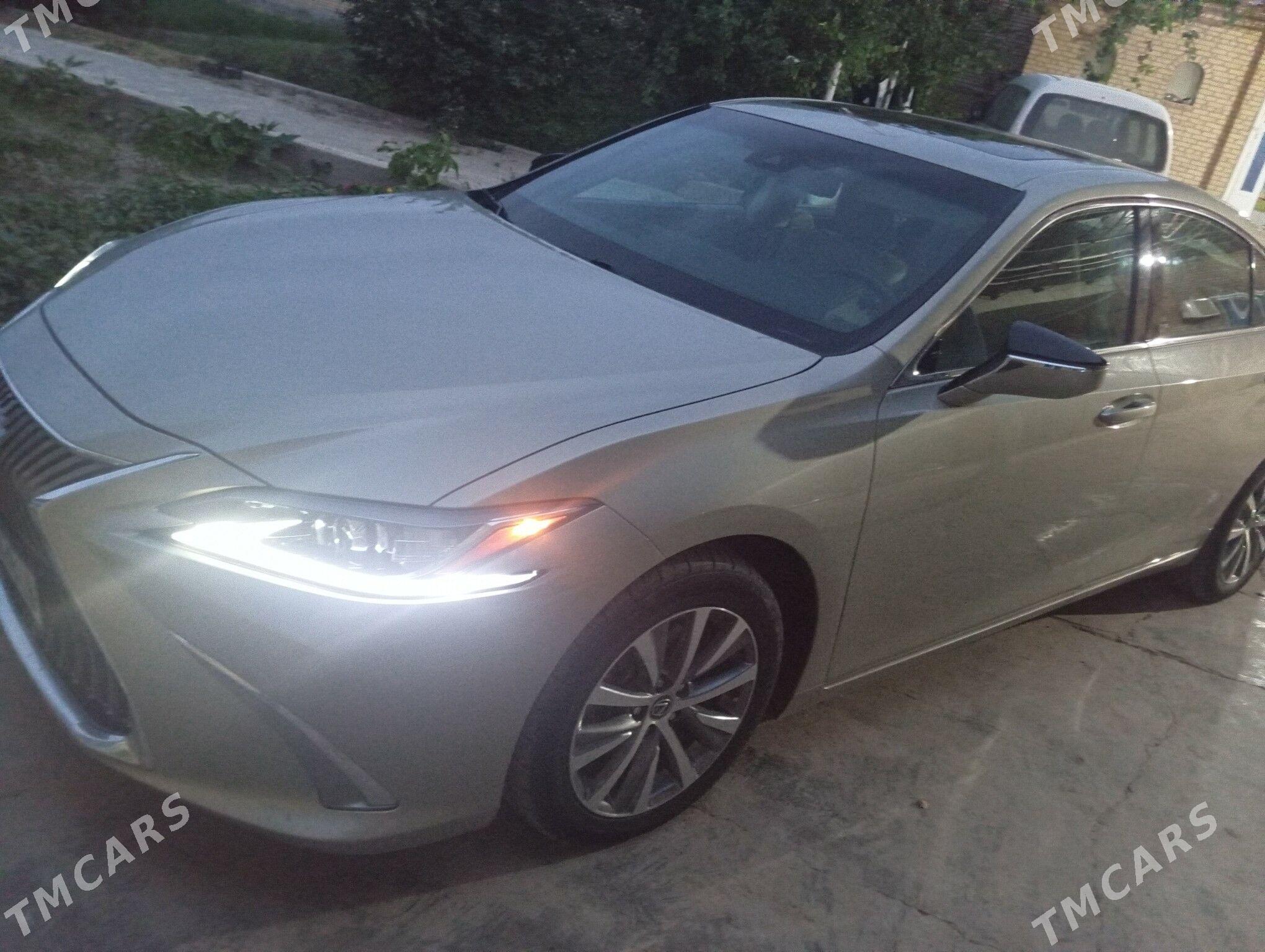 Lexus ES 350 2021 - 540 000 TMT - Dänew - img 1