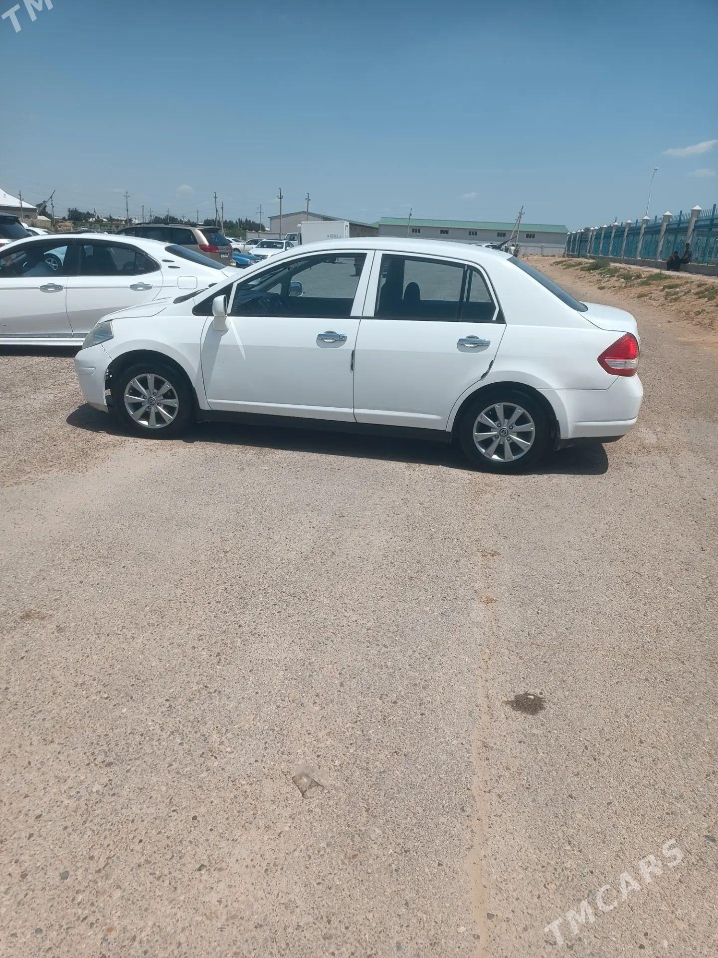 Nissan Versa 2010 - 127 000 TMT - Kaka - img 1