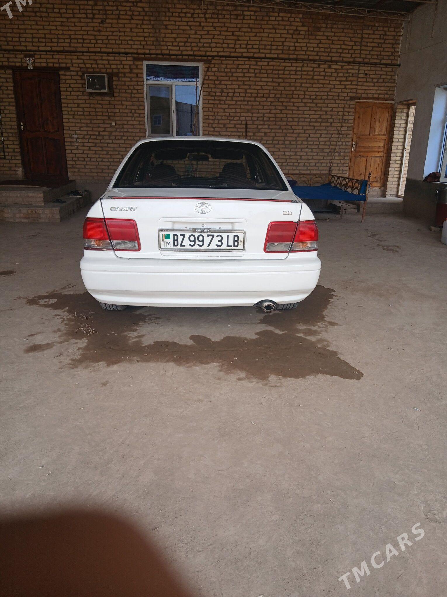 Toyota Camry 1994 - 72 000 TMT - Saýat - img 1
