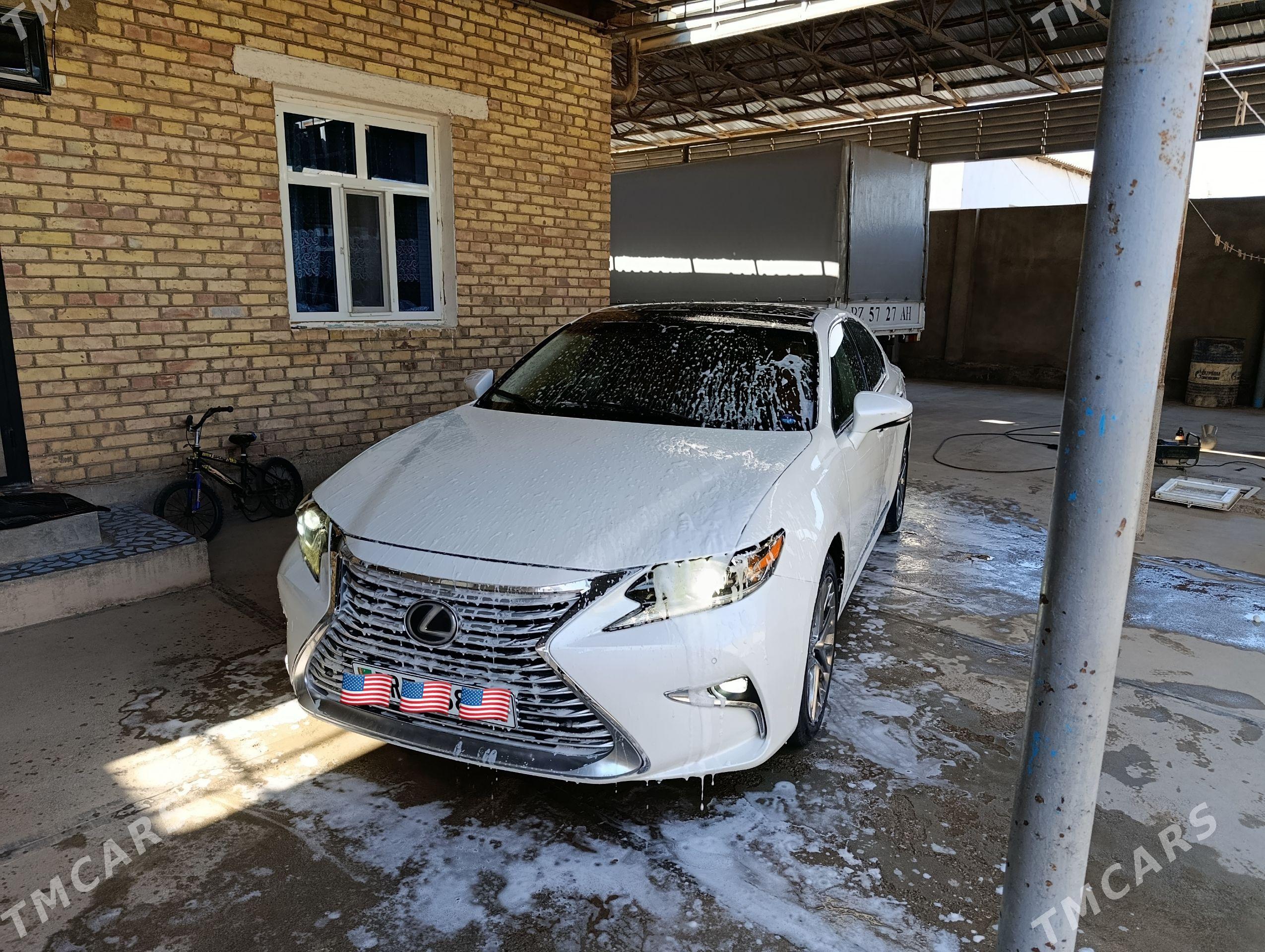 Lexus ES 350 2015 - 430 000 TMT - Теджен - img 1