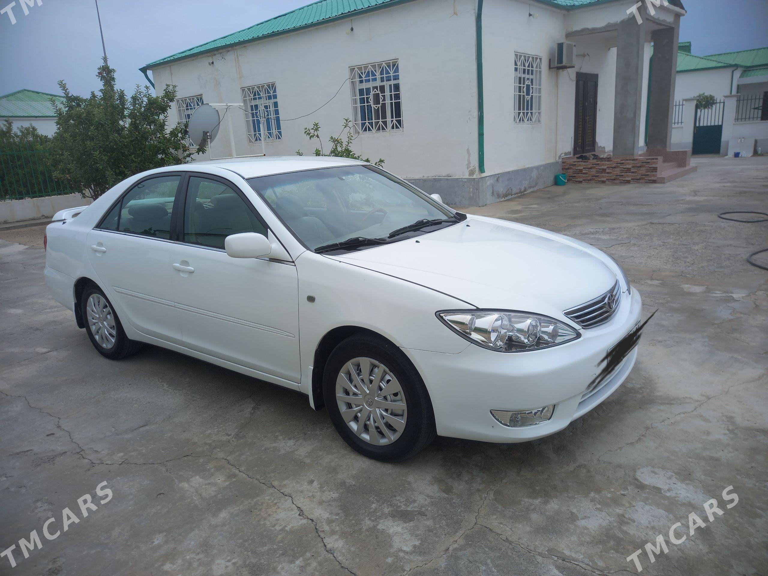 Toyota Camry 2003 - 155 000 TMT - Тязе заман - img 1