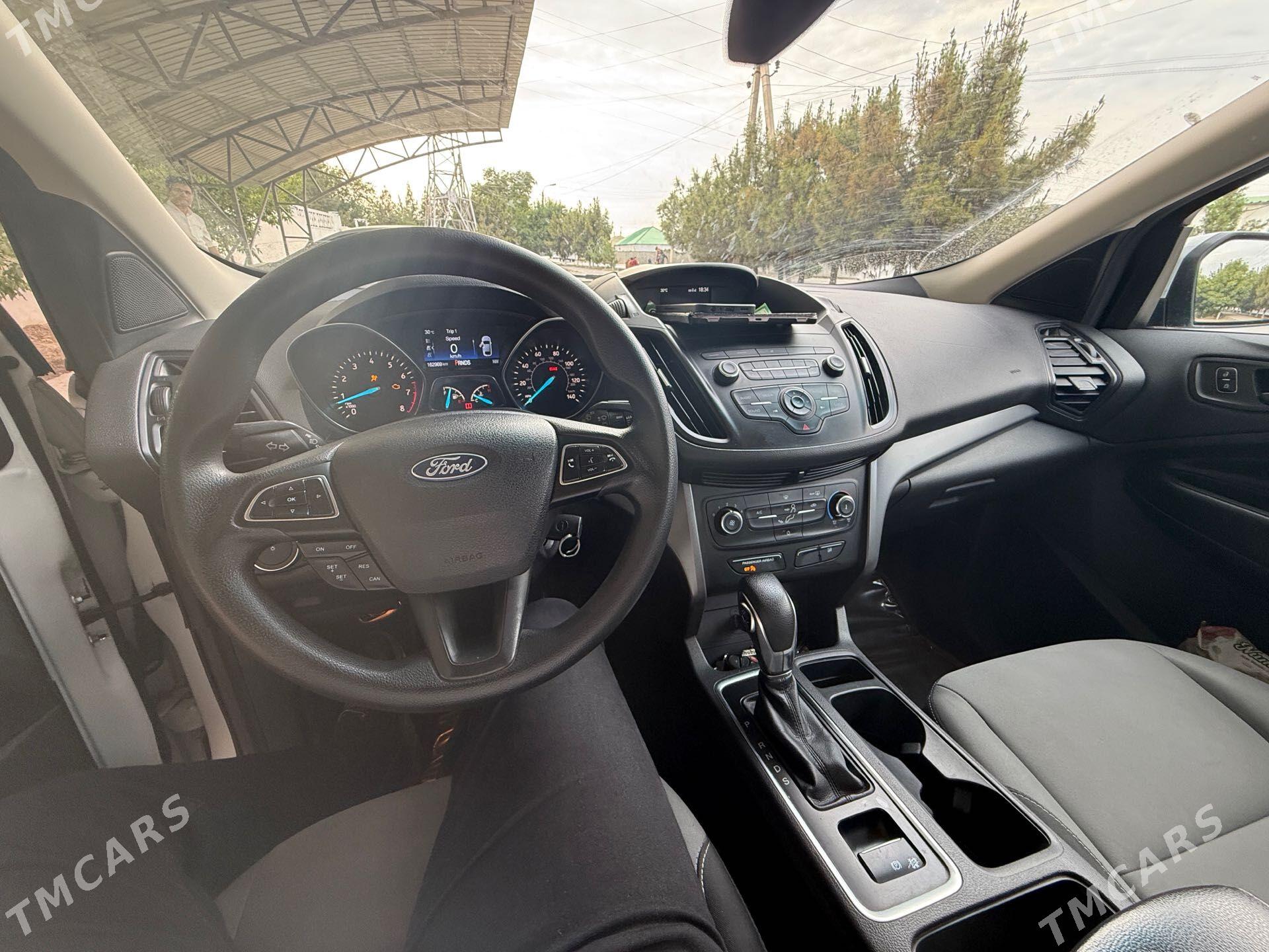 Ford Escape 2019 - 215 000 TMT - Ашхабад - img 1