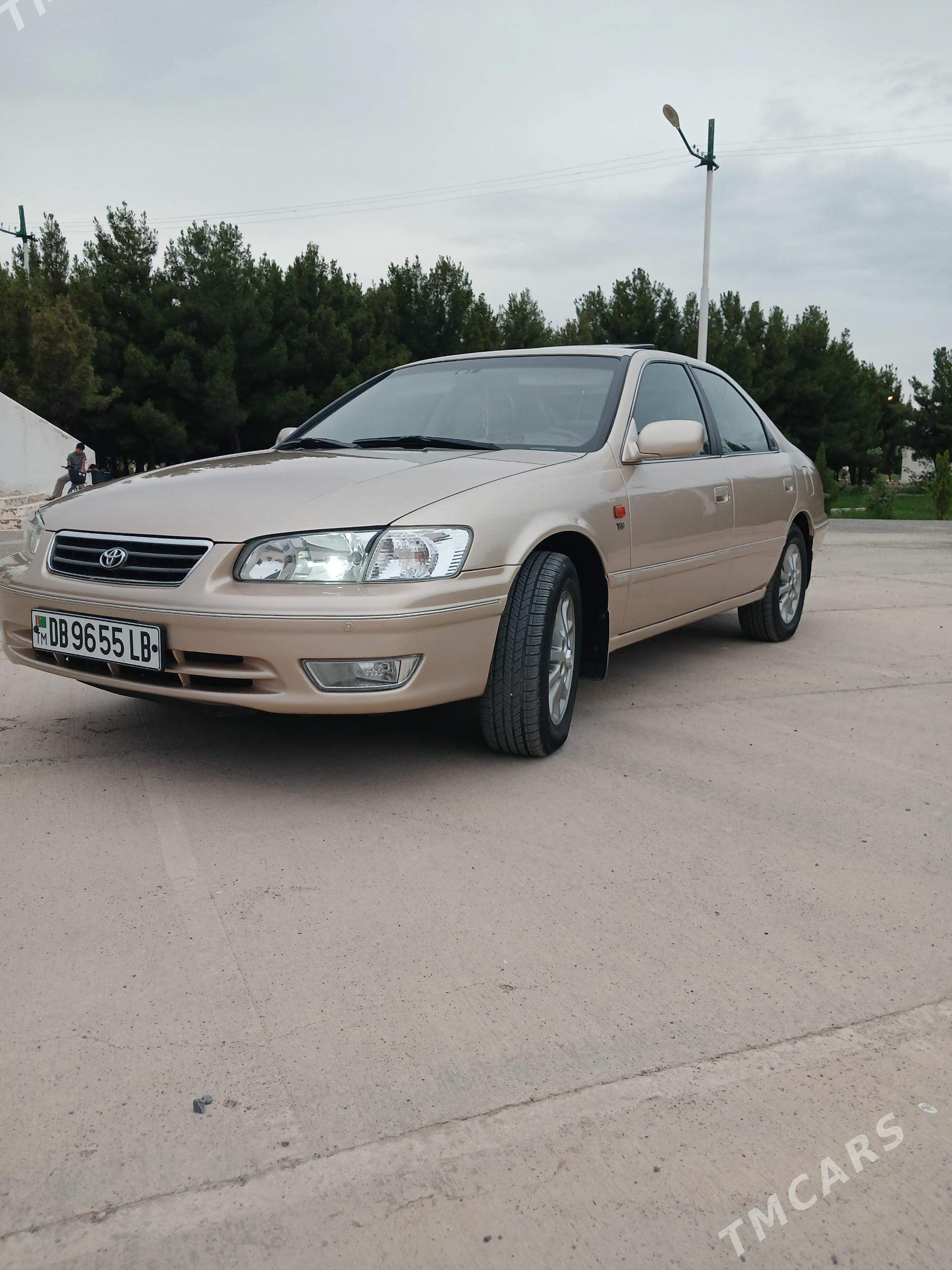Toyota Camry 2001 - 200 000 TMT - Дянев - img 1