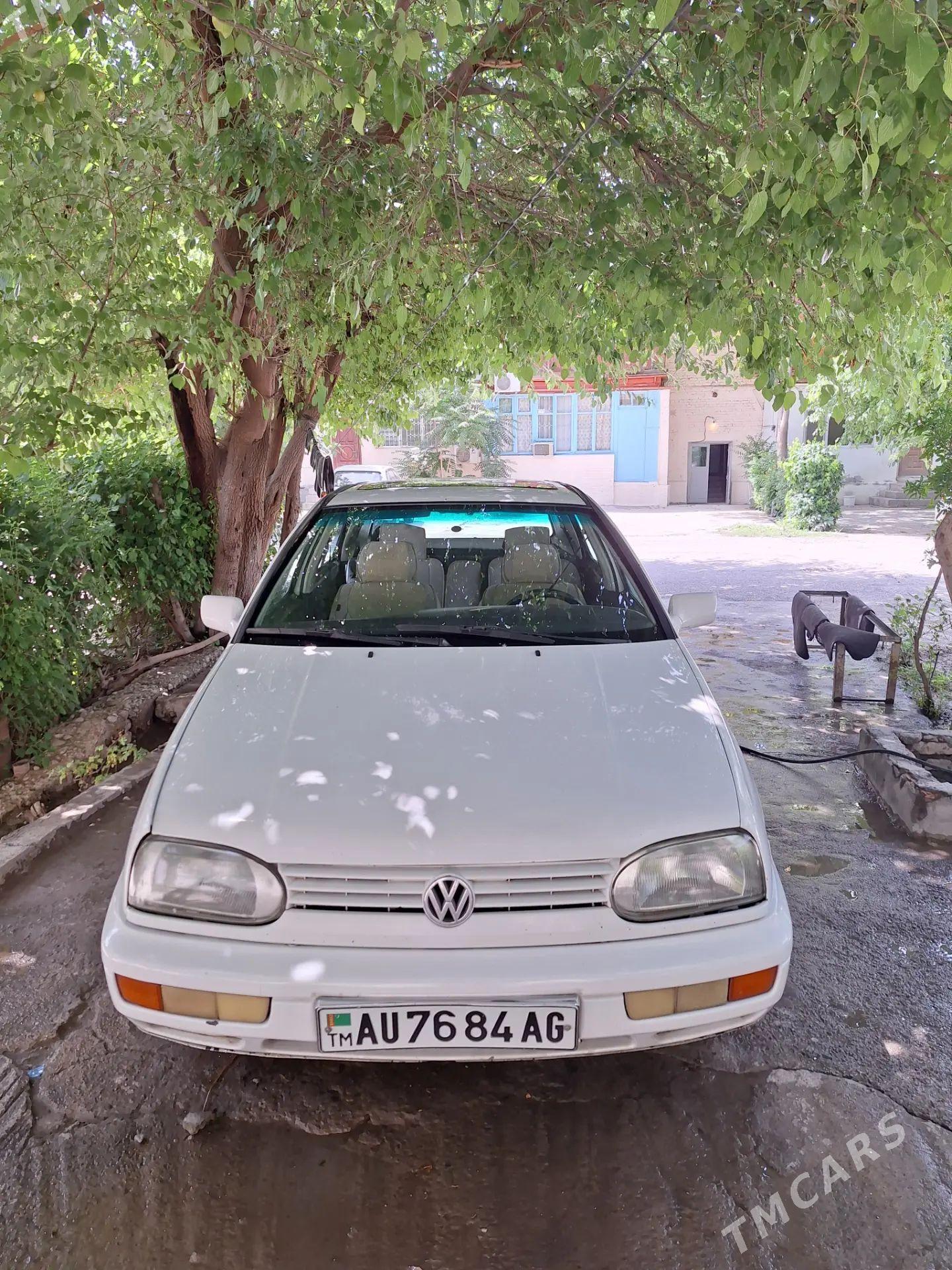 Volkswagen Golf 1999 - 40 000 TMT - Hitrowka - img 1