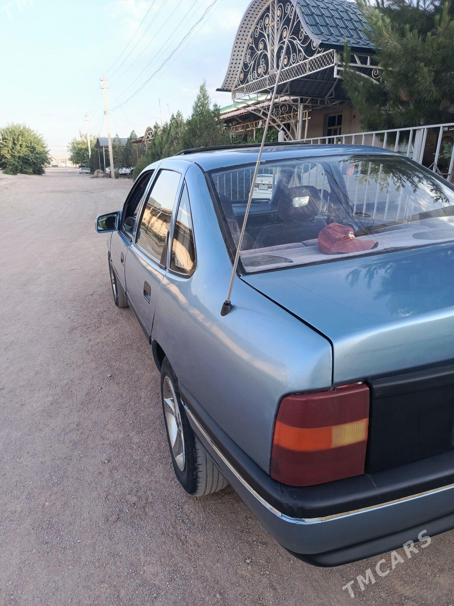 Opel Vectra 1990 - 45 000 TMT - Gubadag - img 1