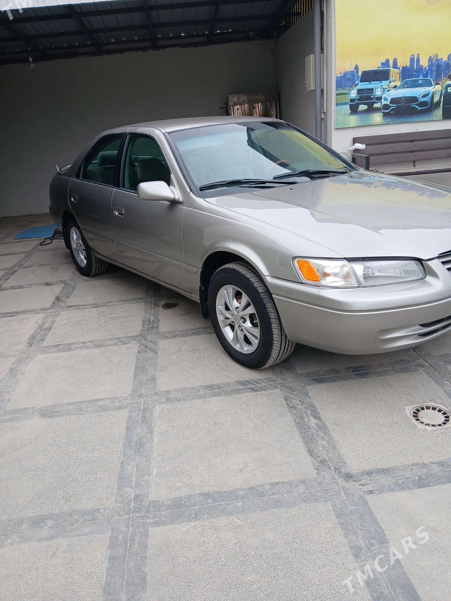 Toyota Camry 1998 - 140 000 TMT - Мары - img 1