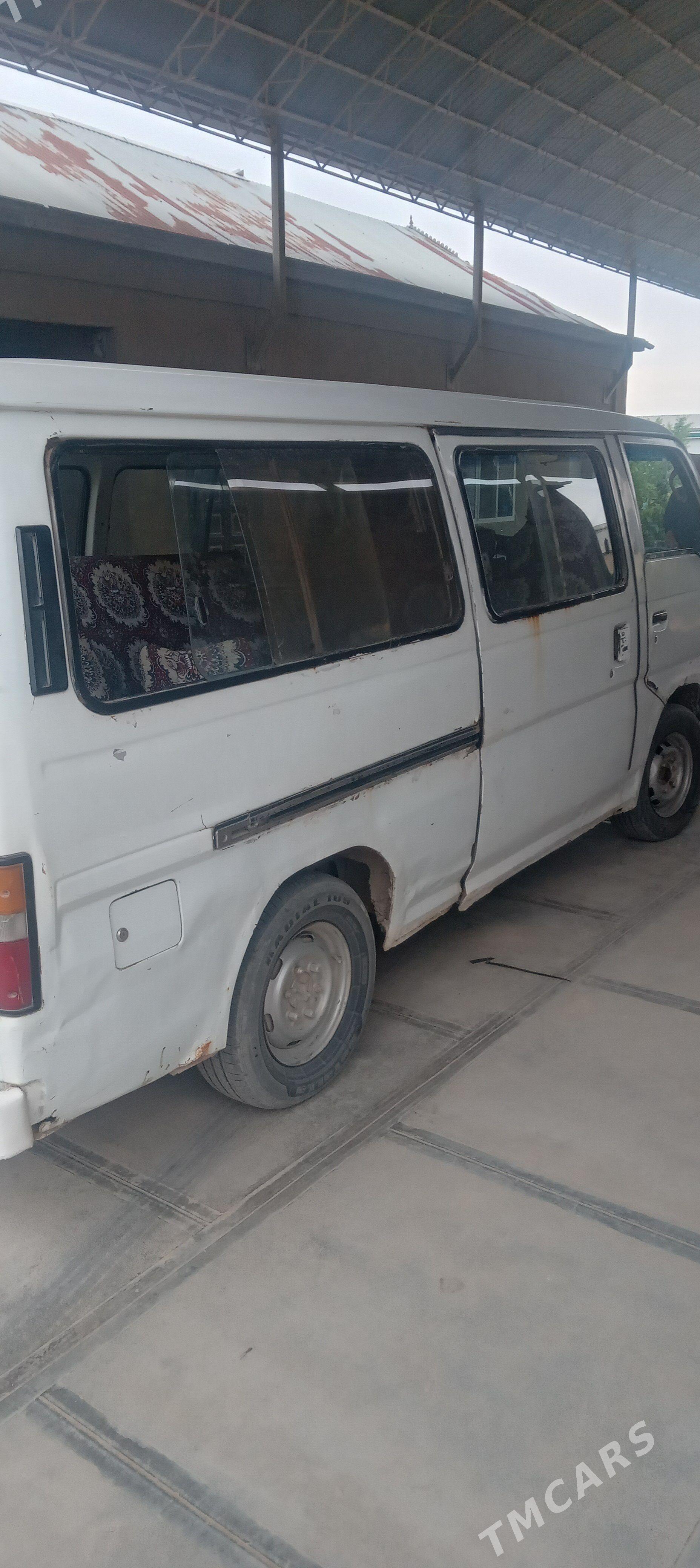 Nissan Urvan 1997 - 30 000 TMT - Mary - img 1