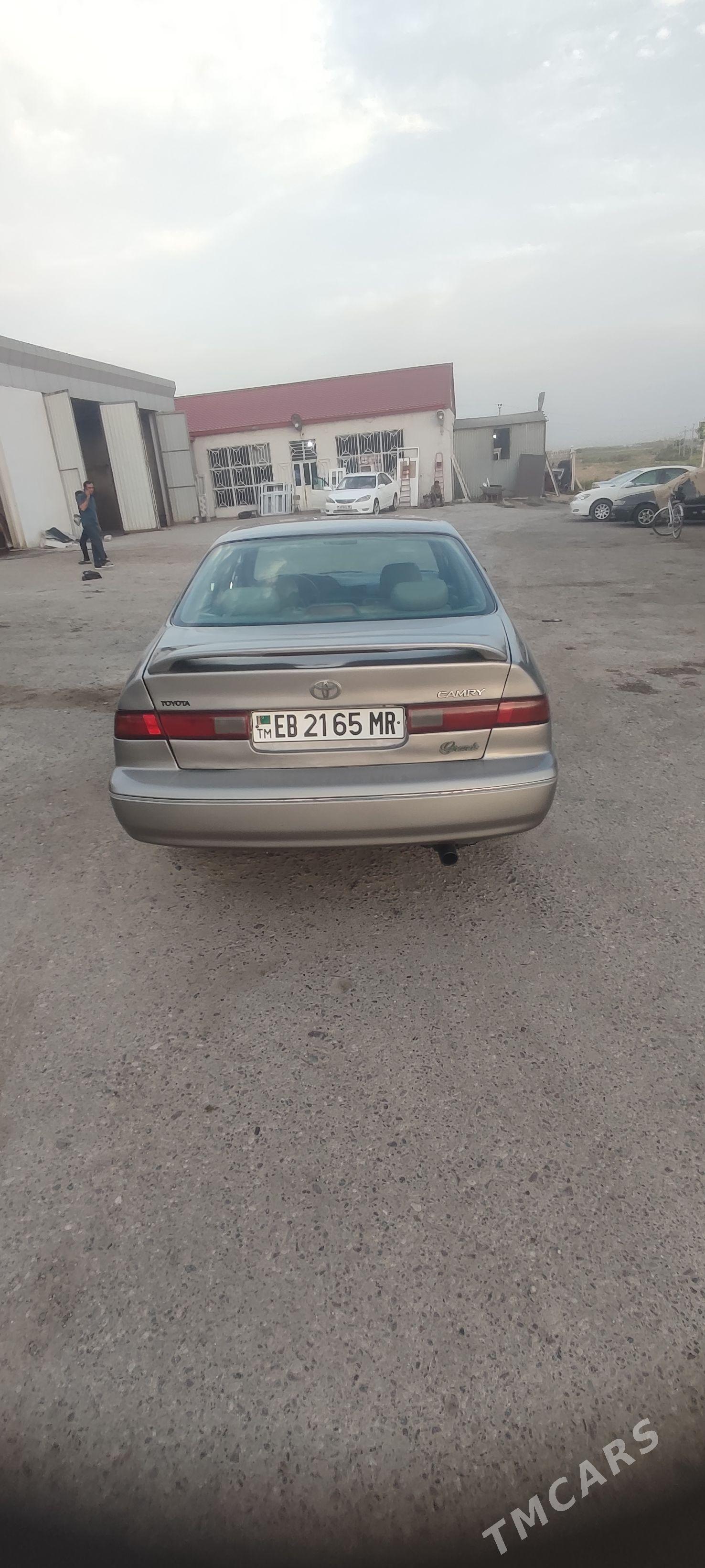 Toyota Camry 1998 - 130 000 TMT - Ёлётен - img 1