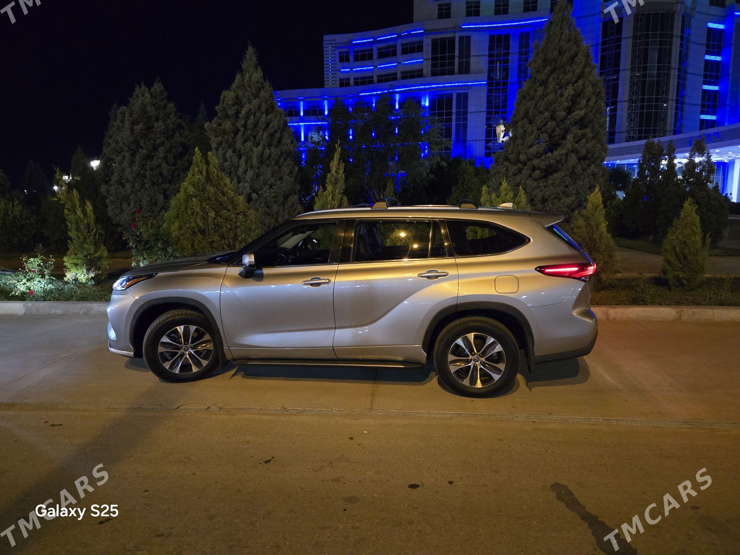 Toyota Highlander 2022 - 535 000 TMT - Дашогуз - img 1