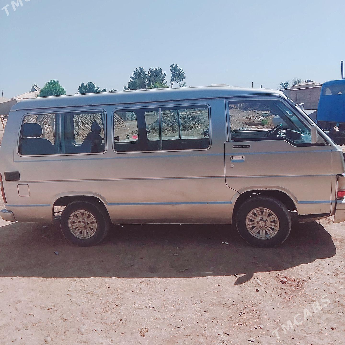 Toyota Hiace 1989 - 30 000 TMT - Sarahs - img 1