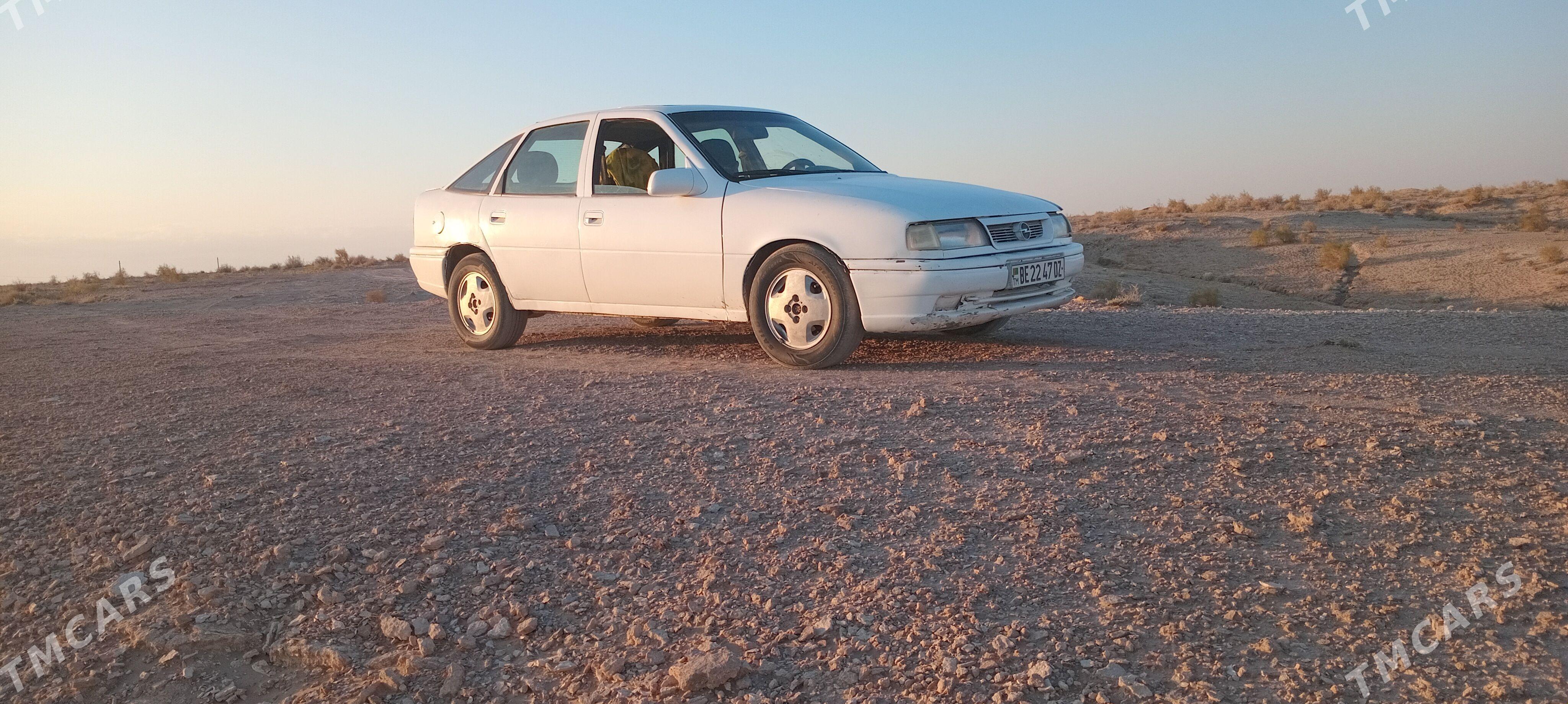 Opel Vectra 1993 - 25 000 TMT - Гурбансолтан Едже - img 1