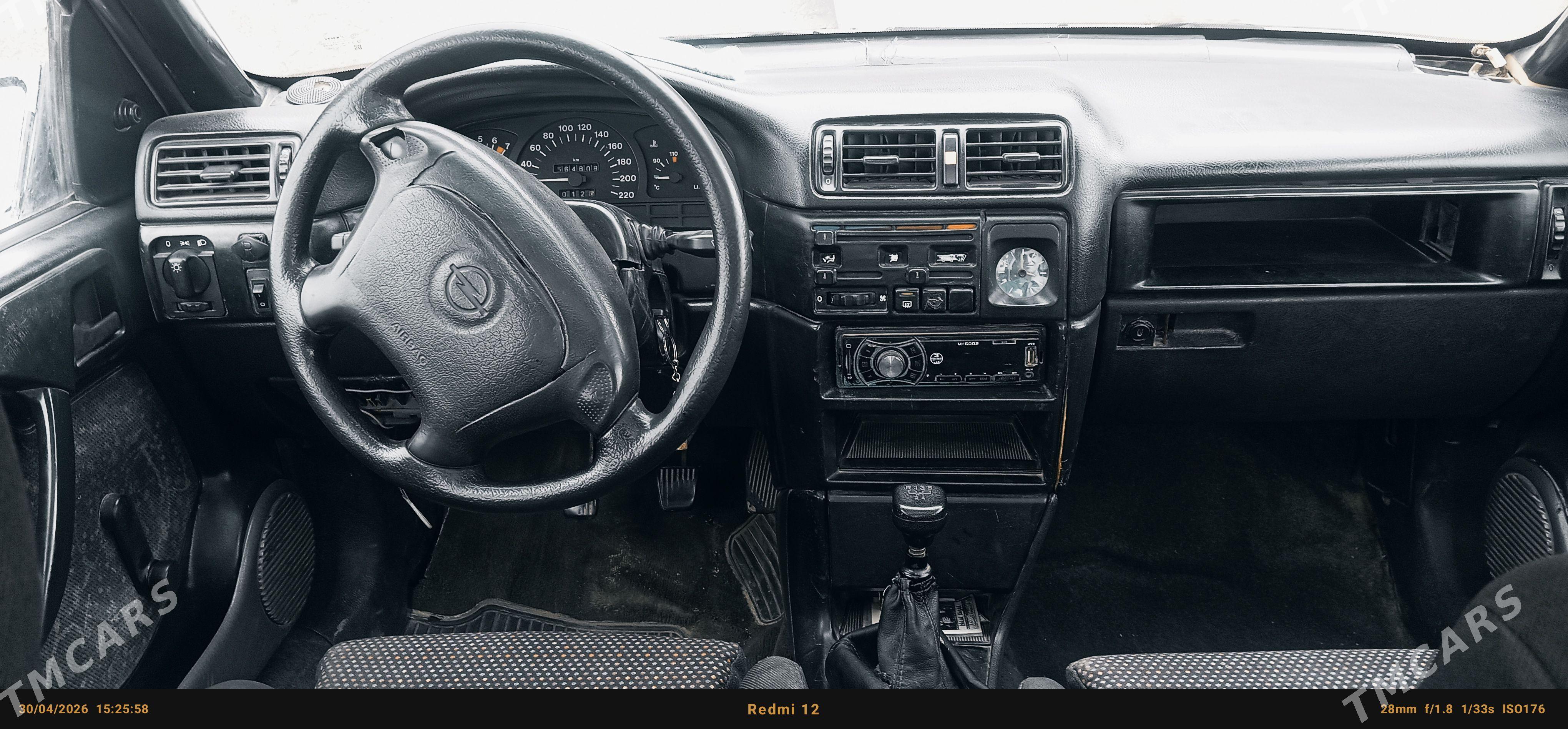 Opel Vectra 1993 - 38 000 TMT - Tejen - img 1