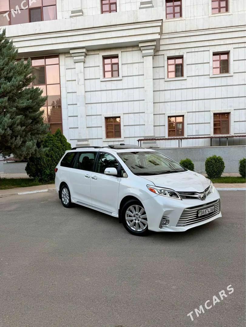 Toyota Sienna 2018 - 465 000 TMT - Хитровка - img 1